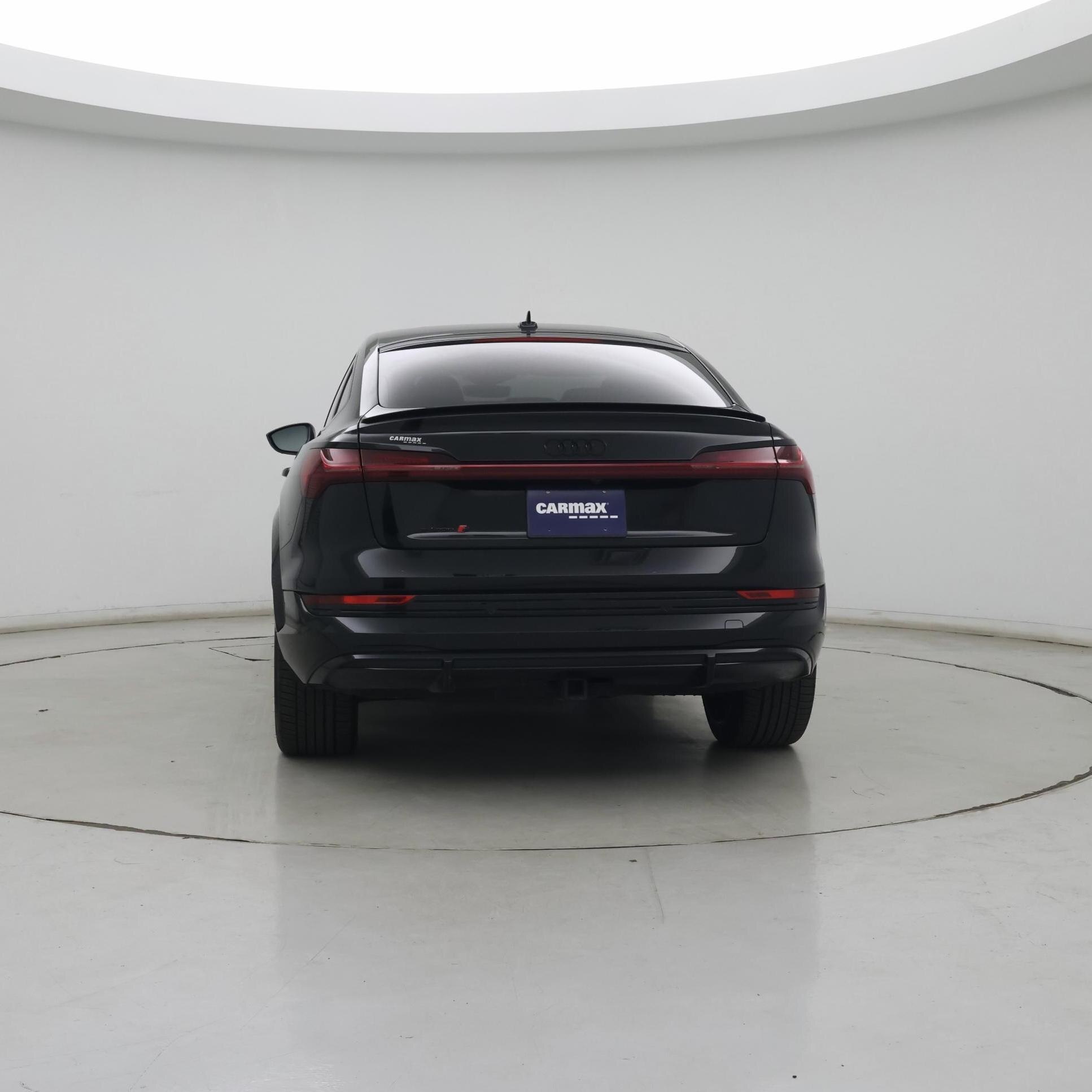 Thumbnail: 2023 Audi e-tron S - 6