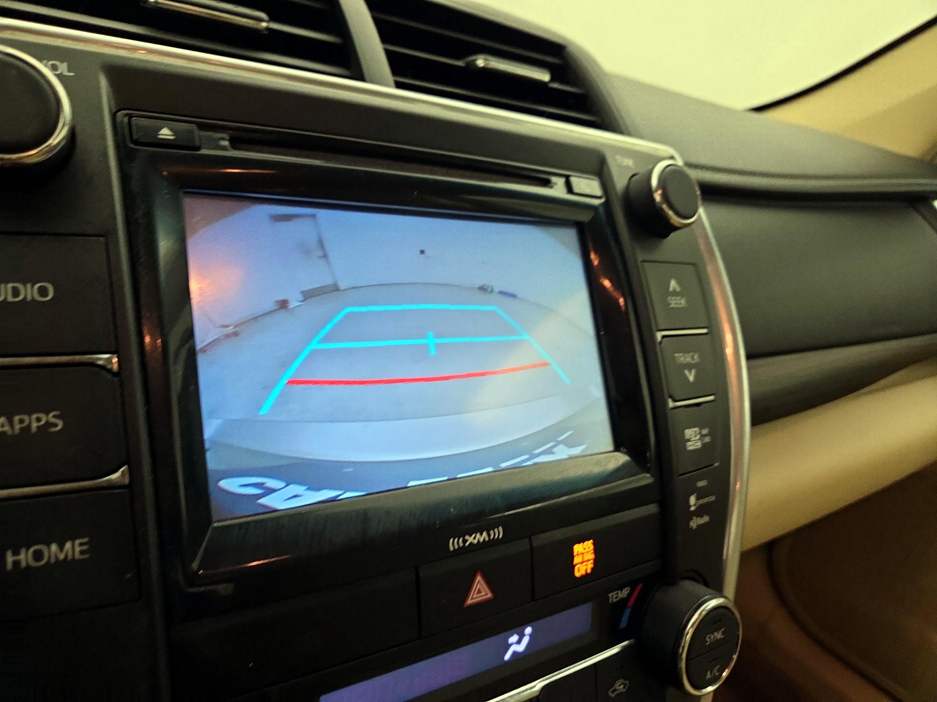 Thumbnail: 2016 Toyota Camry - 14