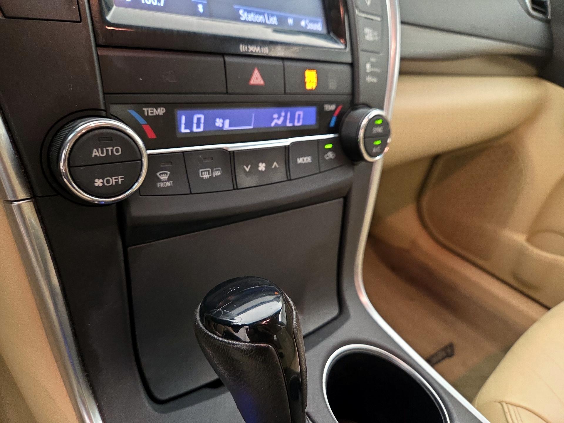 Thumbnail: 2016 Toyota Camry - 16