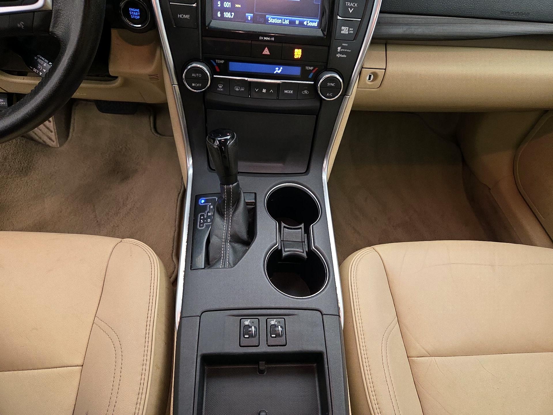 Thumbnail: 2016 Toyota Camry - 17