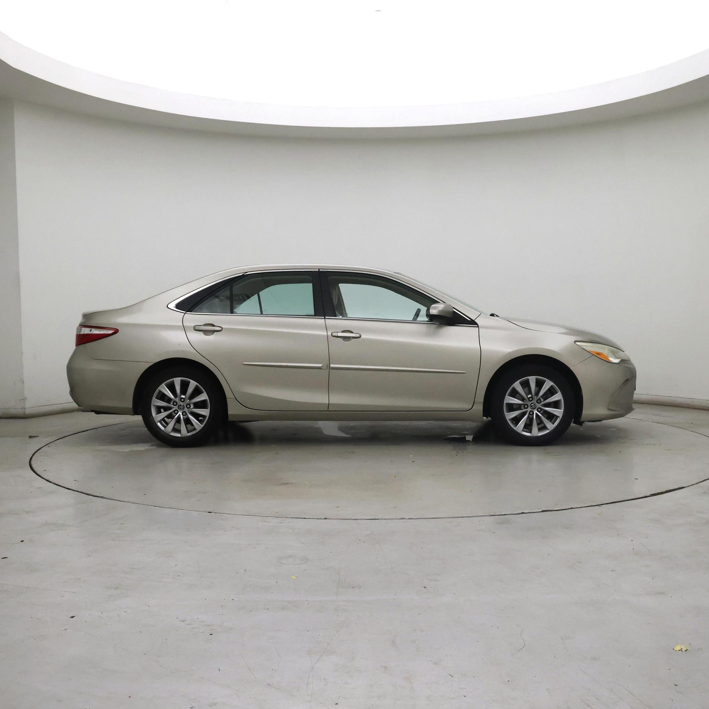 Thumbnail: 2016 Toyota Camry - 7