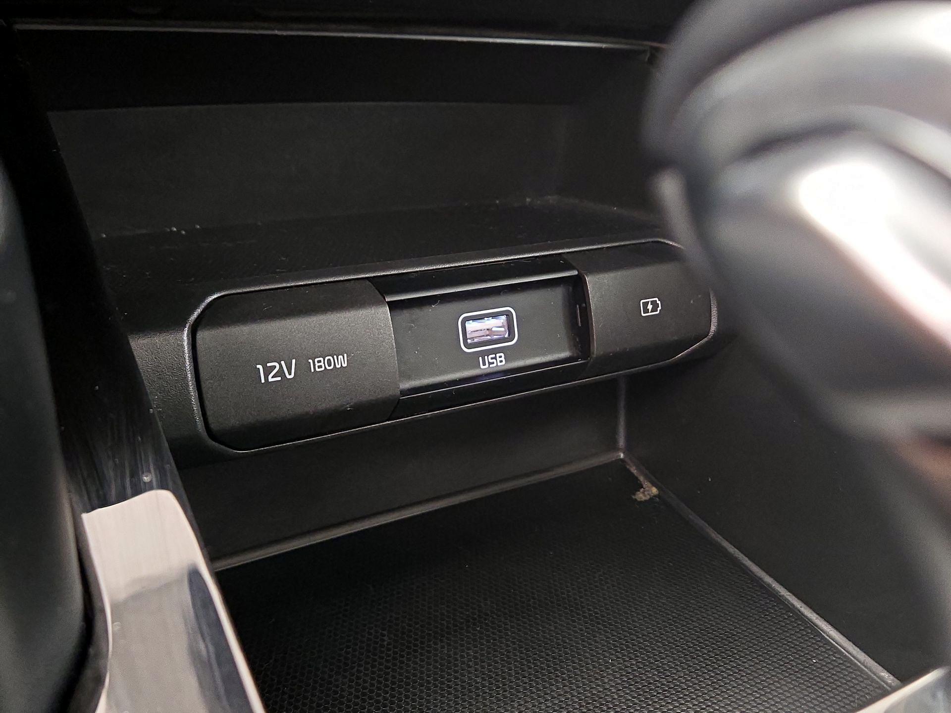 Thumbnail: 2020 Kia Telluride - 16