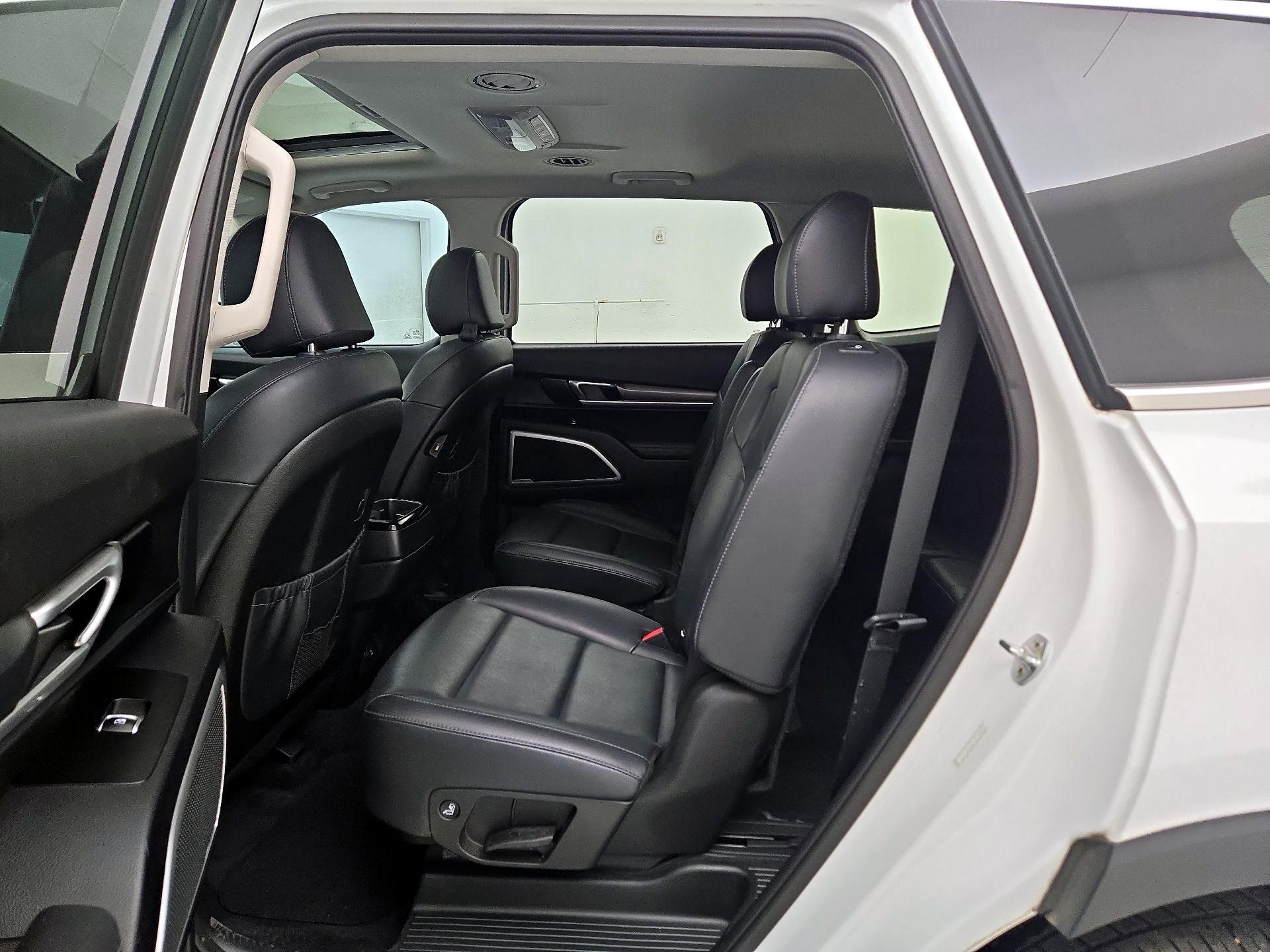 Thumbnail: 2020 Kia Telluride - 18