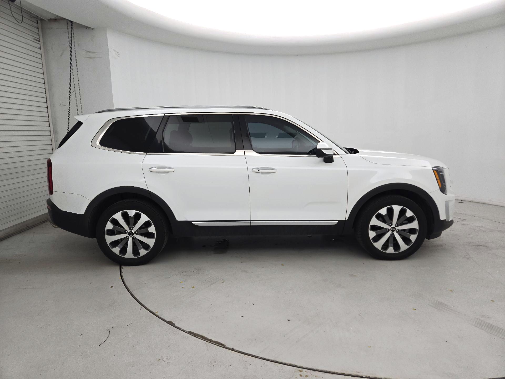 Thumbnail: 2020 Kia Telluride - 4