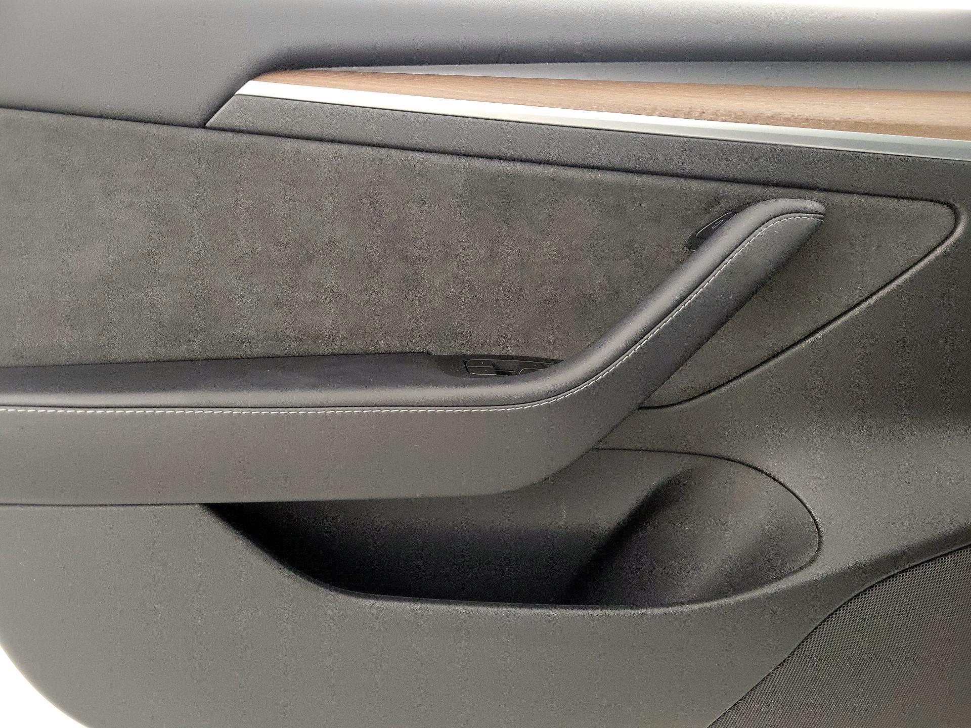 Thumbnail: 2023 Tesla Model 3 - 12