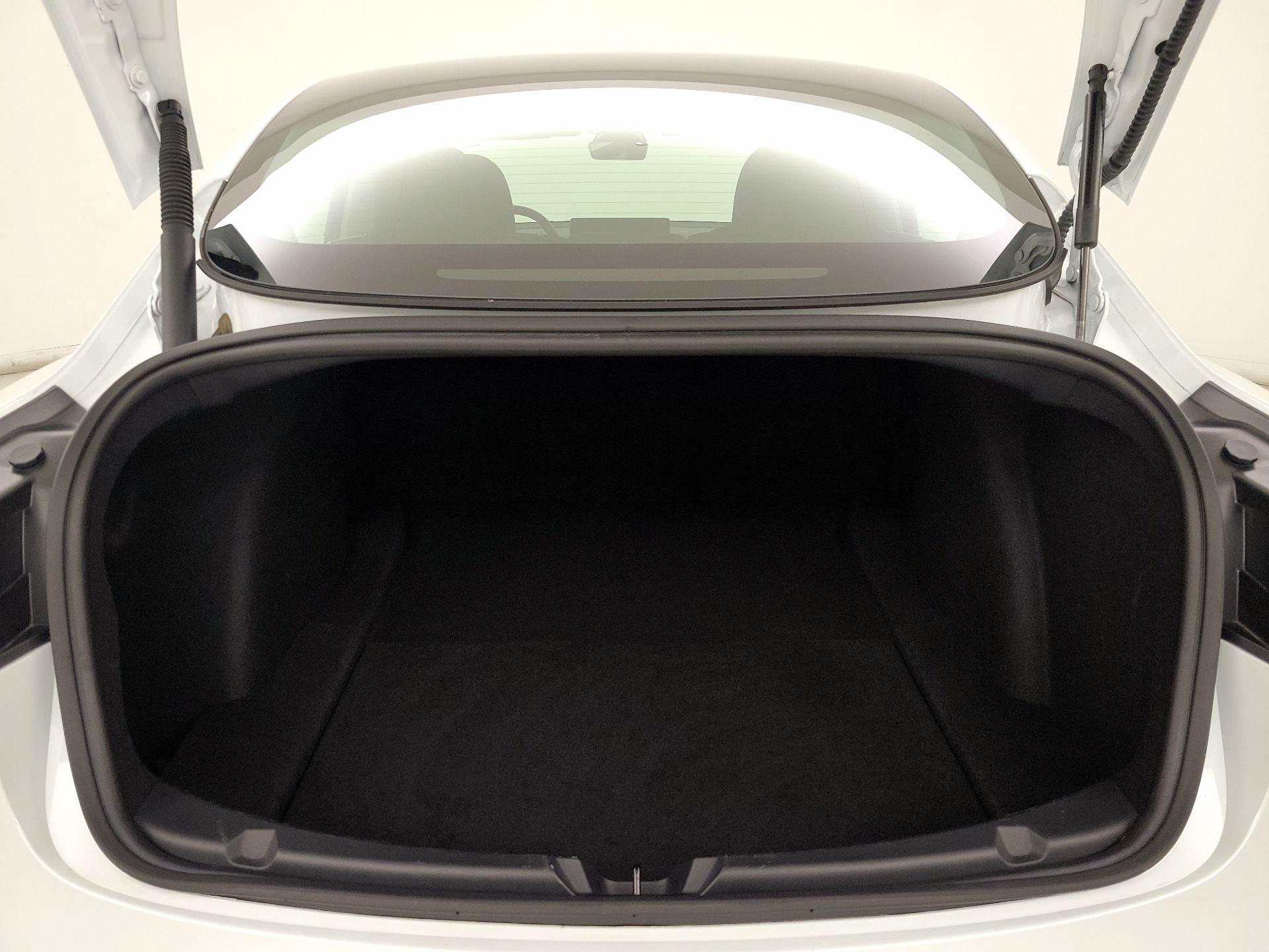 Thumbnail: 2023 Tesla Model 3 - 19