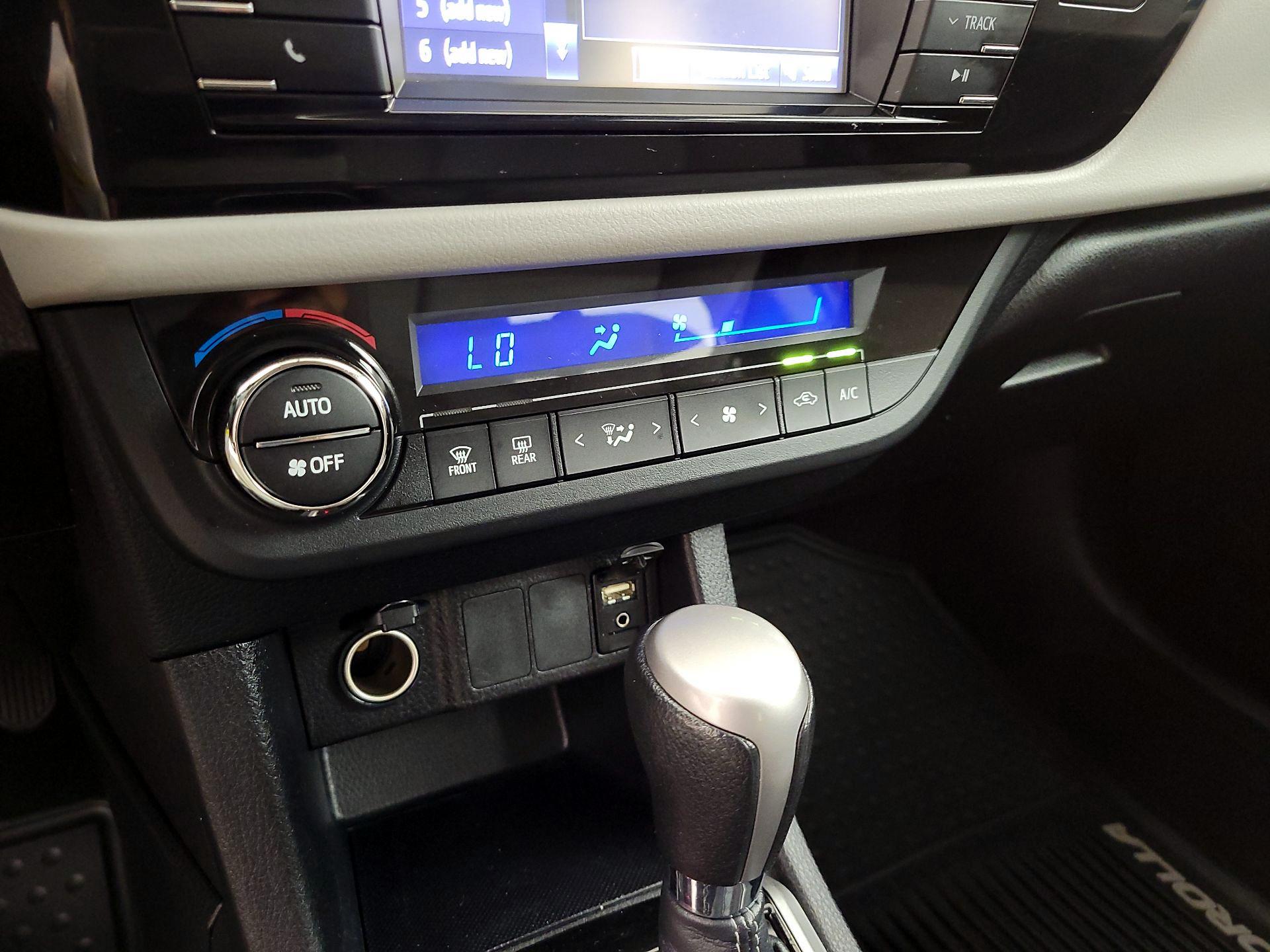 Thumbnail: 2016 Toyota Corolla - 16