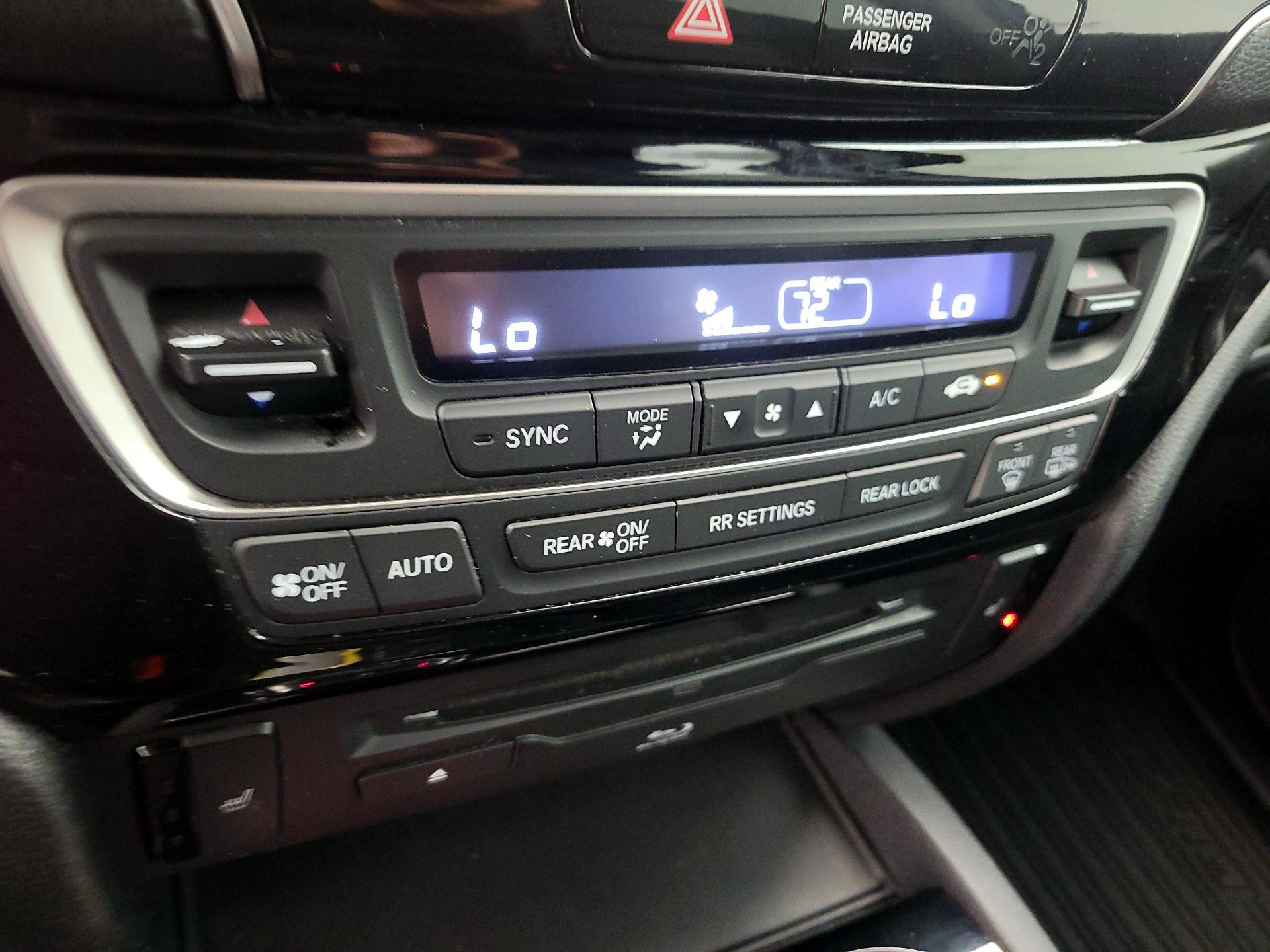 Thumbnail: 2020 Honda Pilot - 14