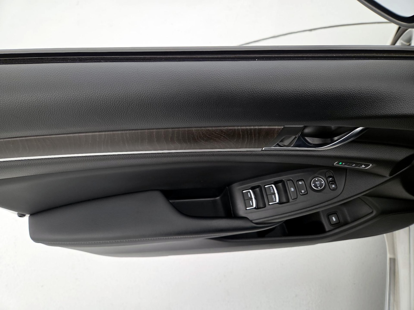 2018 Honda Accord EX-L - Photo 13