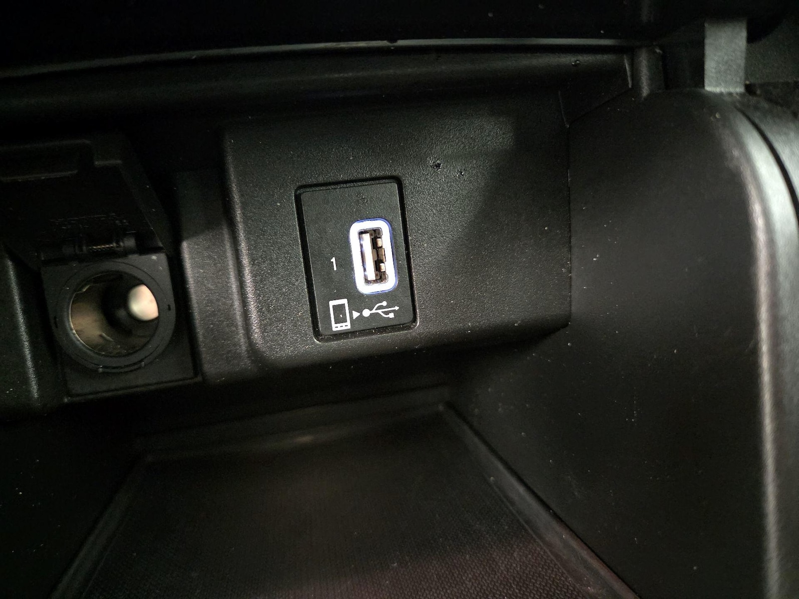 2018 Honda Accord EX-L - Photo 19