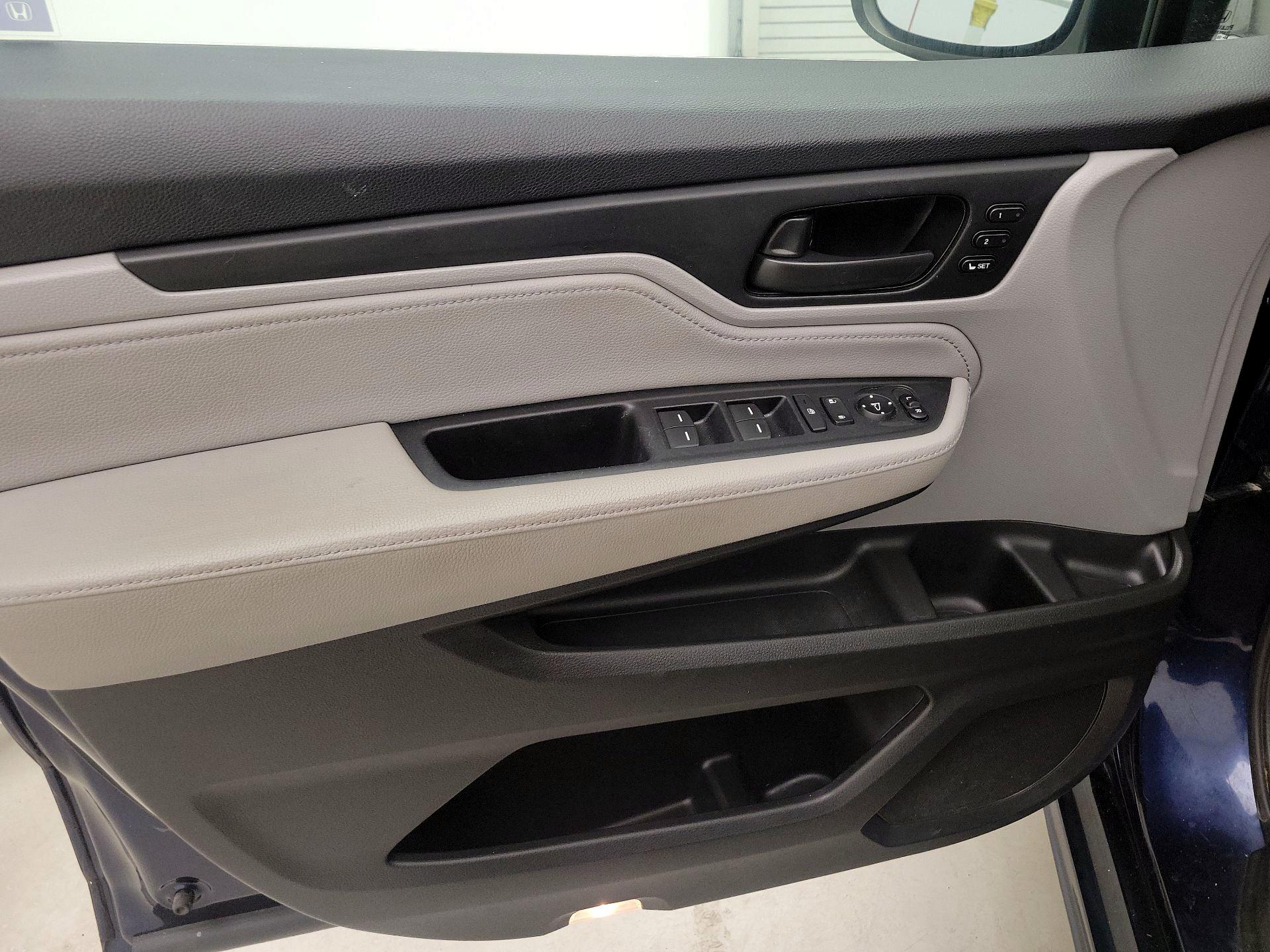 Thumbnail: 2018 Honda Odyssey - 12