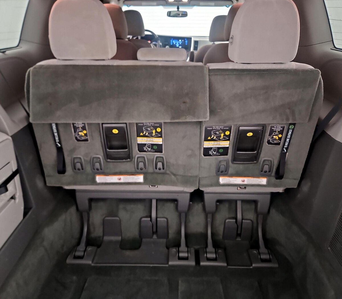 Trunk/Cargo (Seats Up)