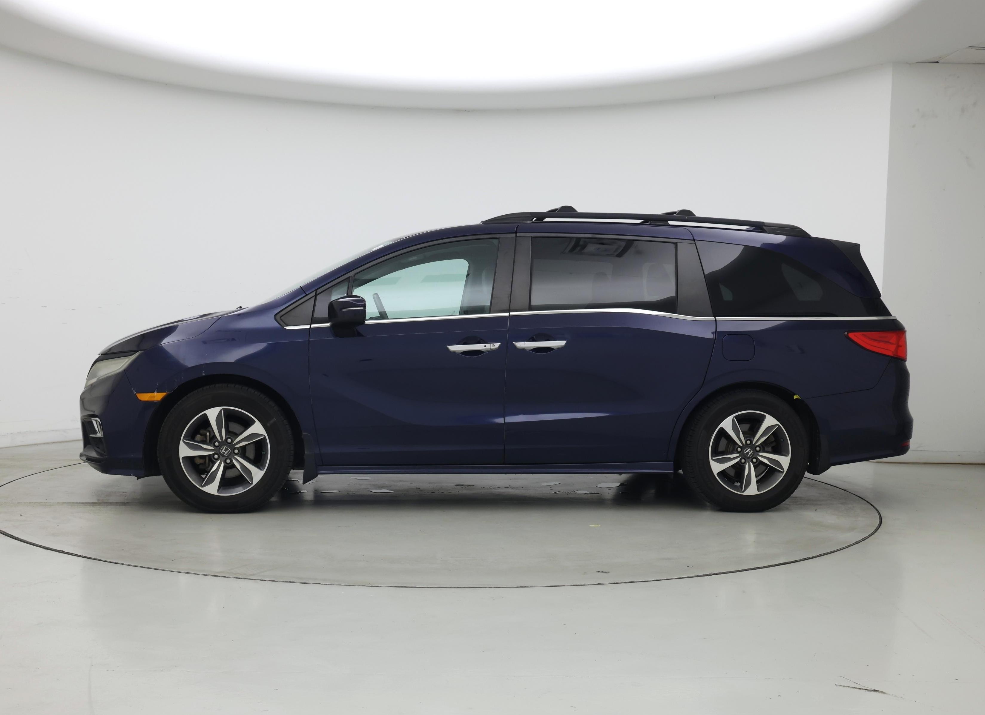 Thumbnail: 2018 Honda Odyssey - 3