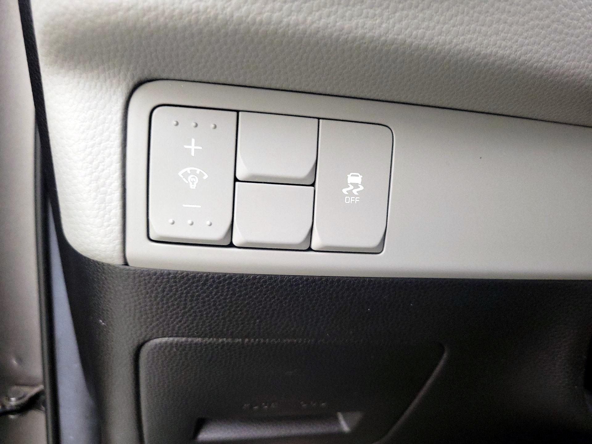 Thumbnail: 2016 Kia Soul - 13