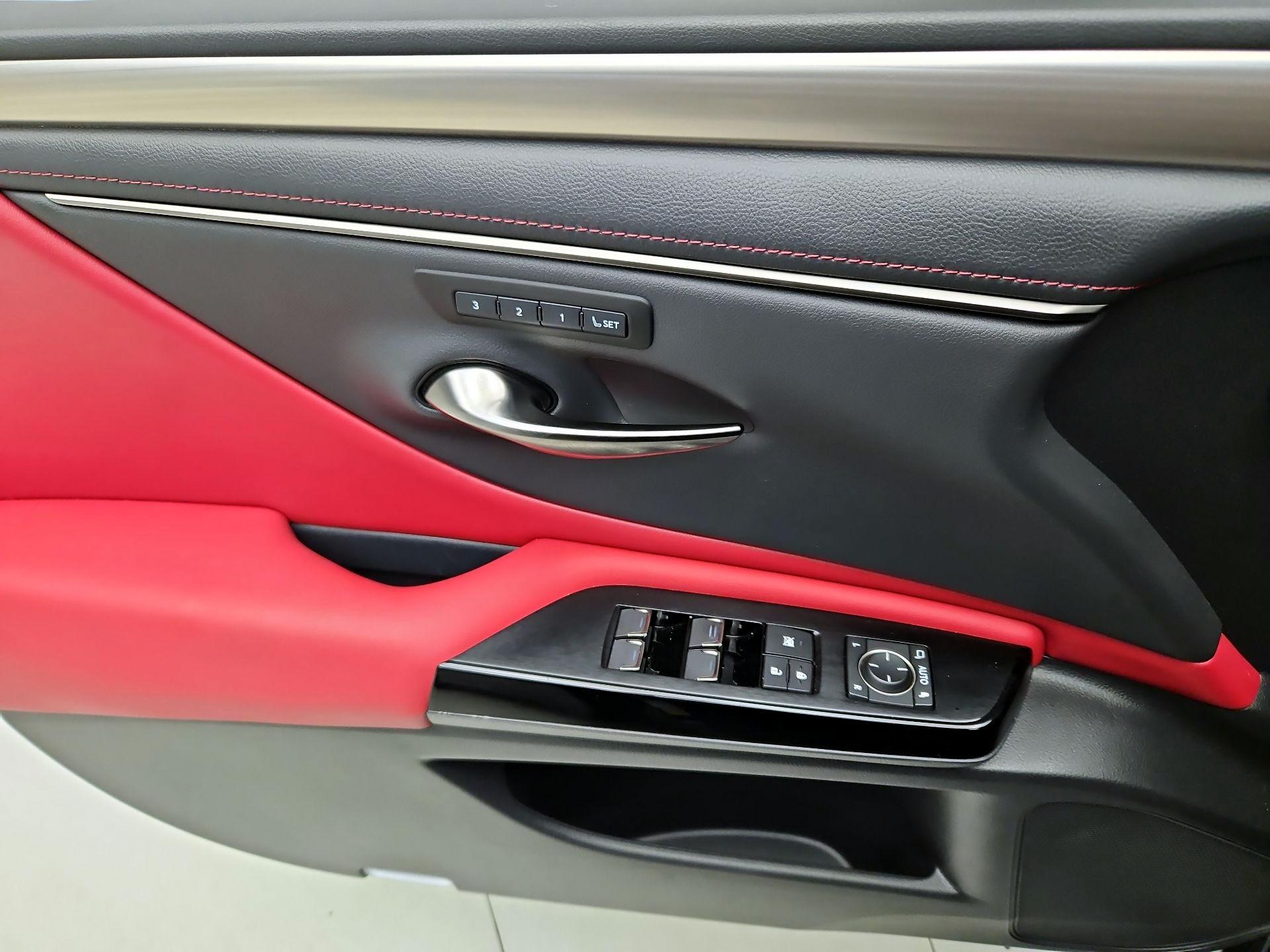 Thumbnail: 2022 Lexus ES - 12