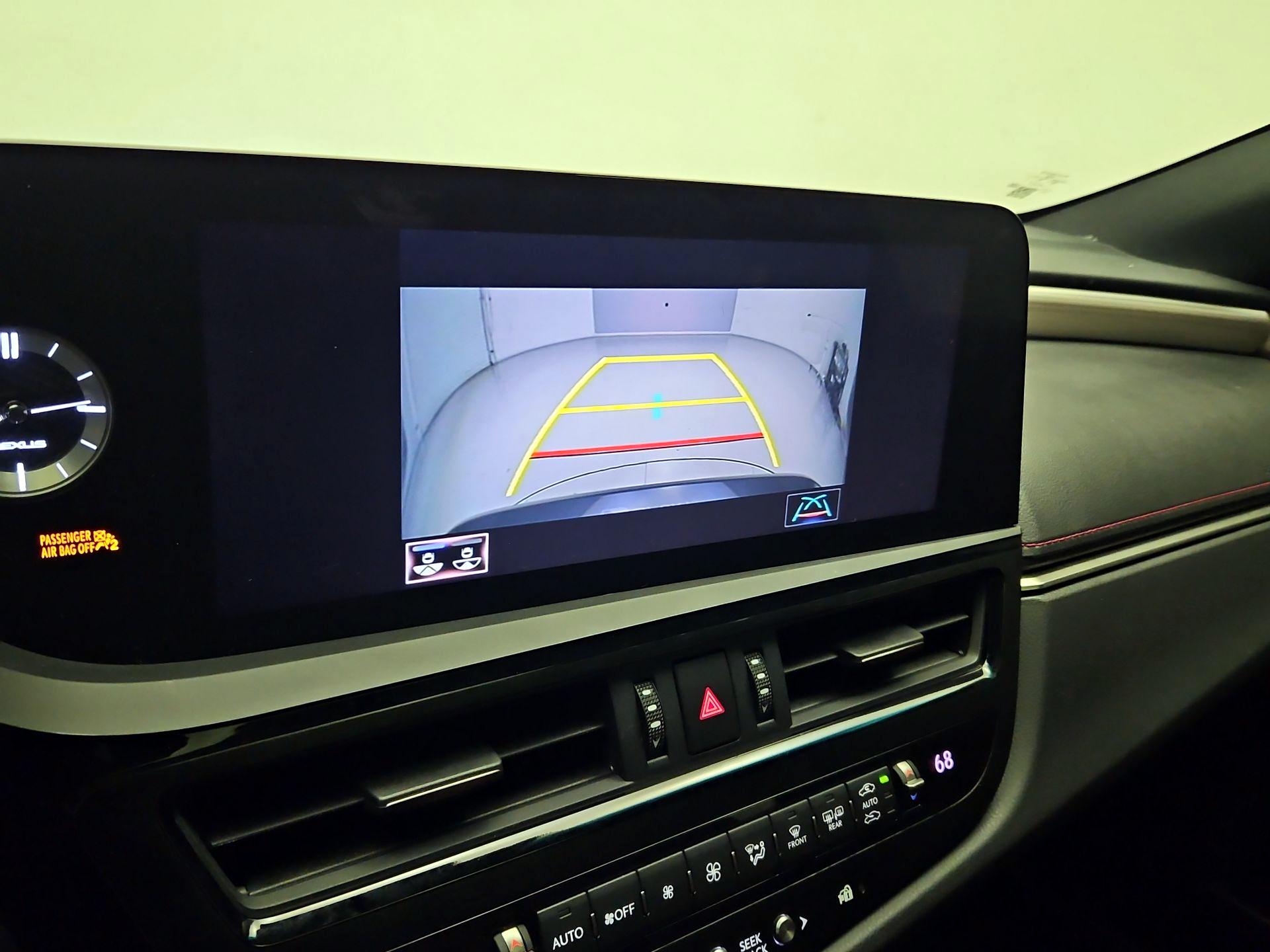 Thumbnail: 2022 Lexus ES - 15