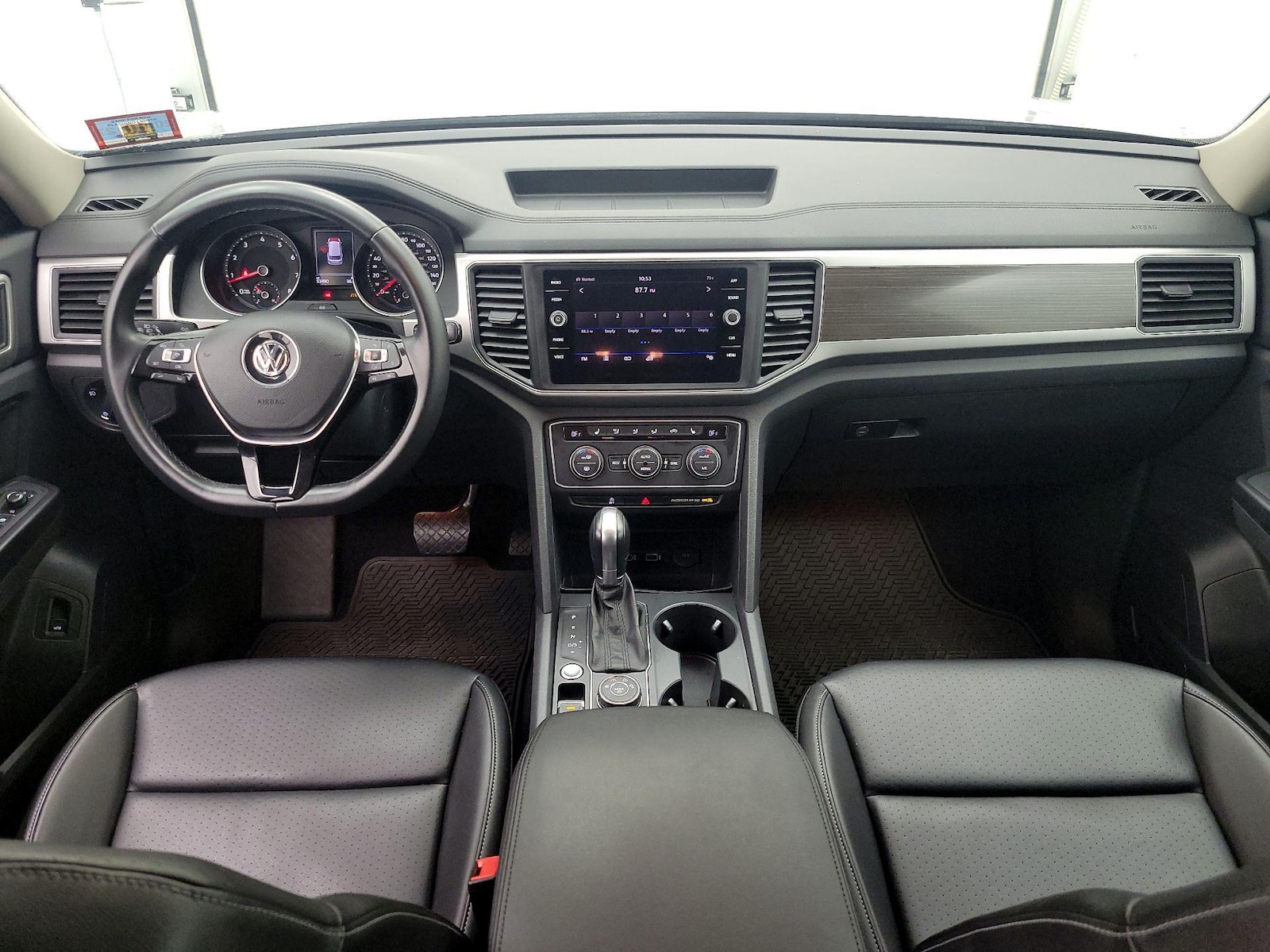 2018 Volkswagen Atlas SE w/Tech - Photo 10