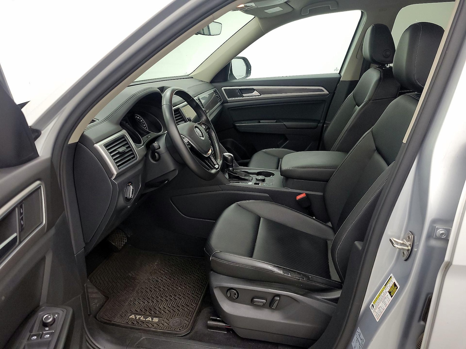 2018 Volkswagen Atlas SE w/Tech - Photo 12