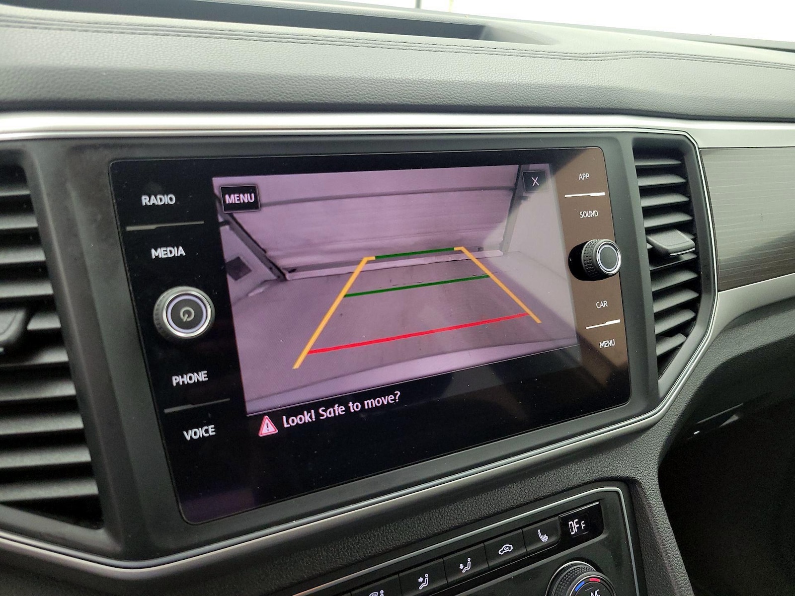 2018 Volkswagen Atlas SE w/Tech - Photo 15