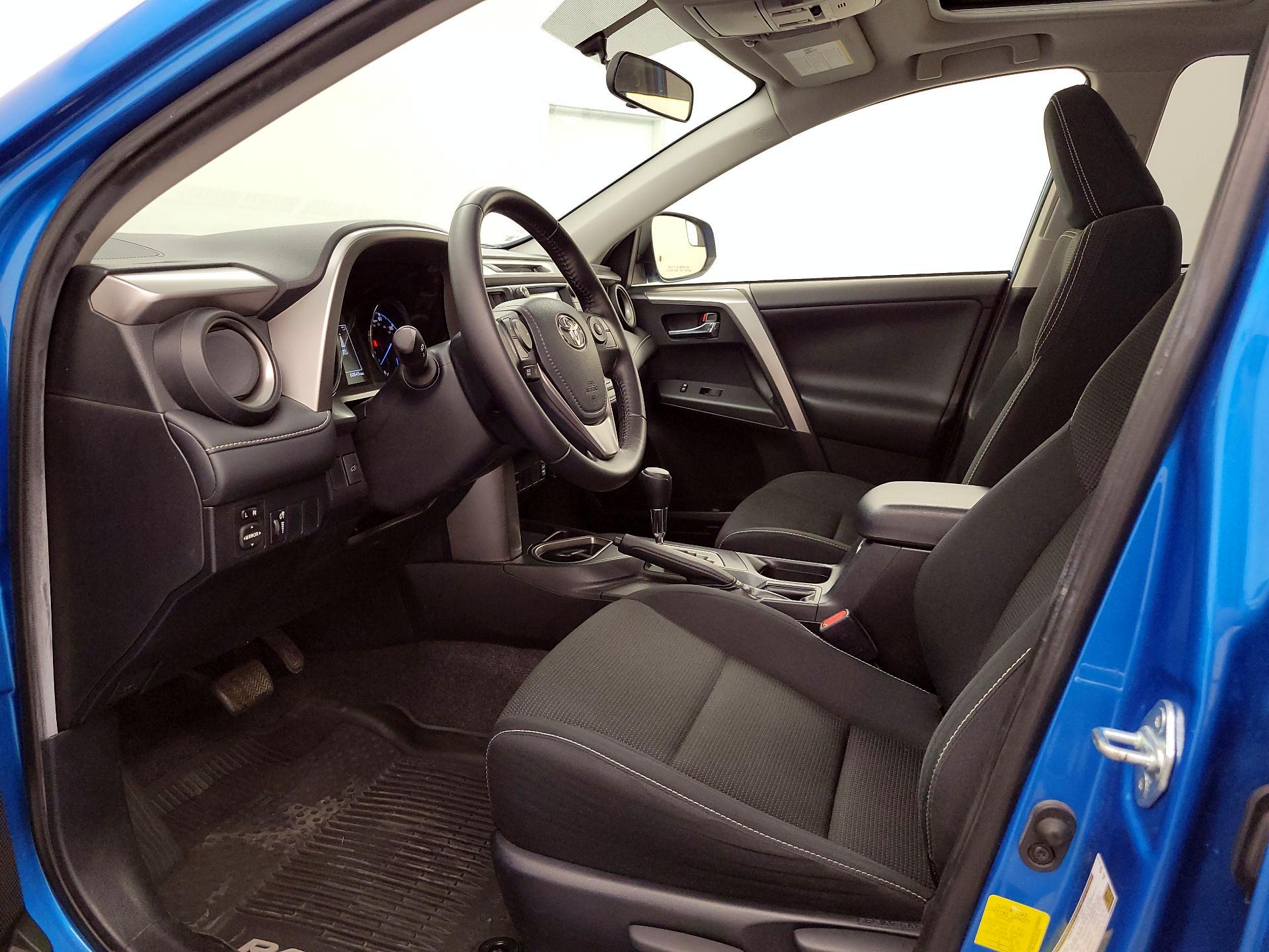 Thumbnail: 2016 Toyota RAV4 - 11
