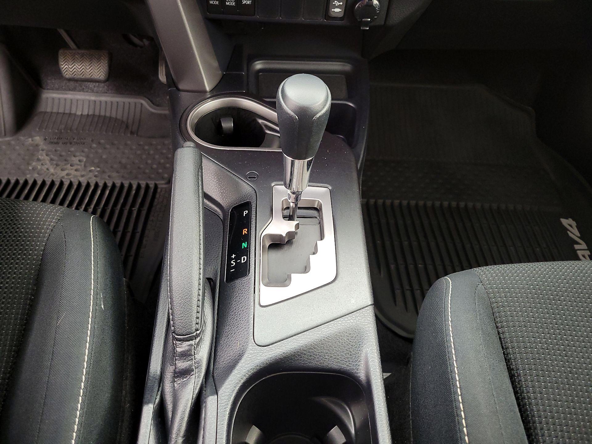 Thumbnail: 2016 Toyota RAV4 - 17