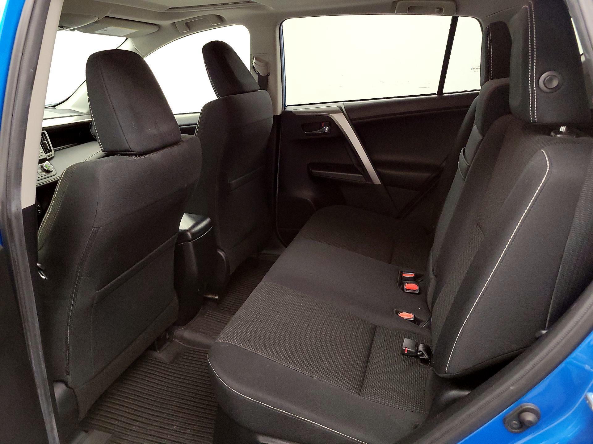 Thumbnail: 2016 Toyota RAV4 - 20