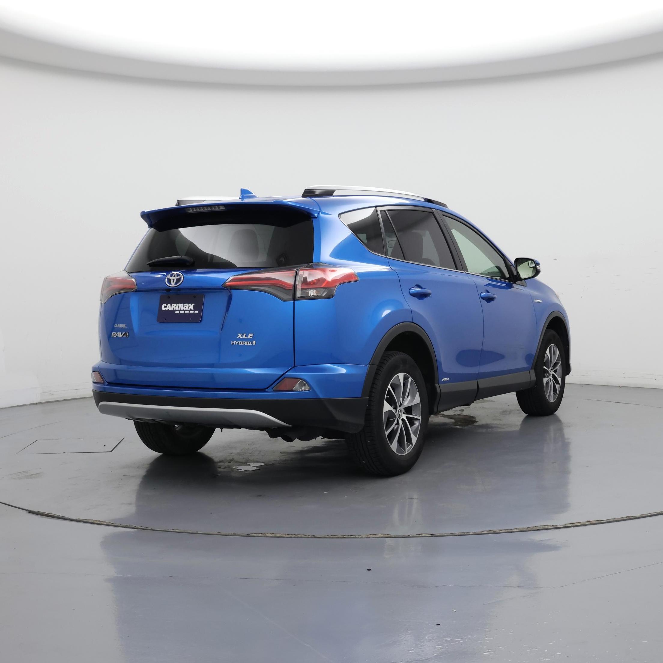 Thumbnail: 2016 Toyota RAV4 - 8