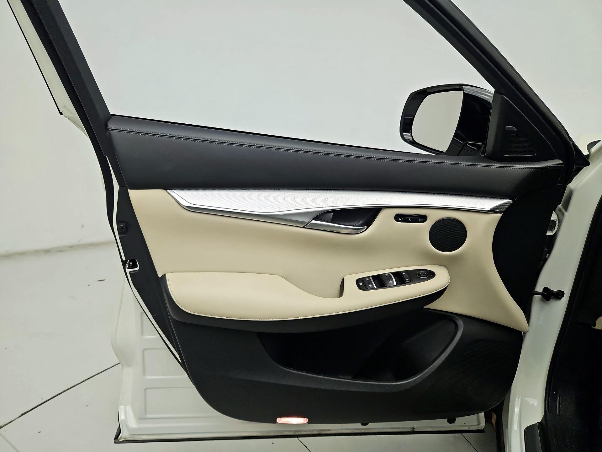 Thumbnail: 2021 INFINITI QX50 - 12
