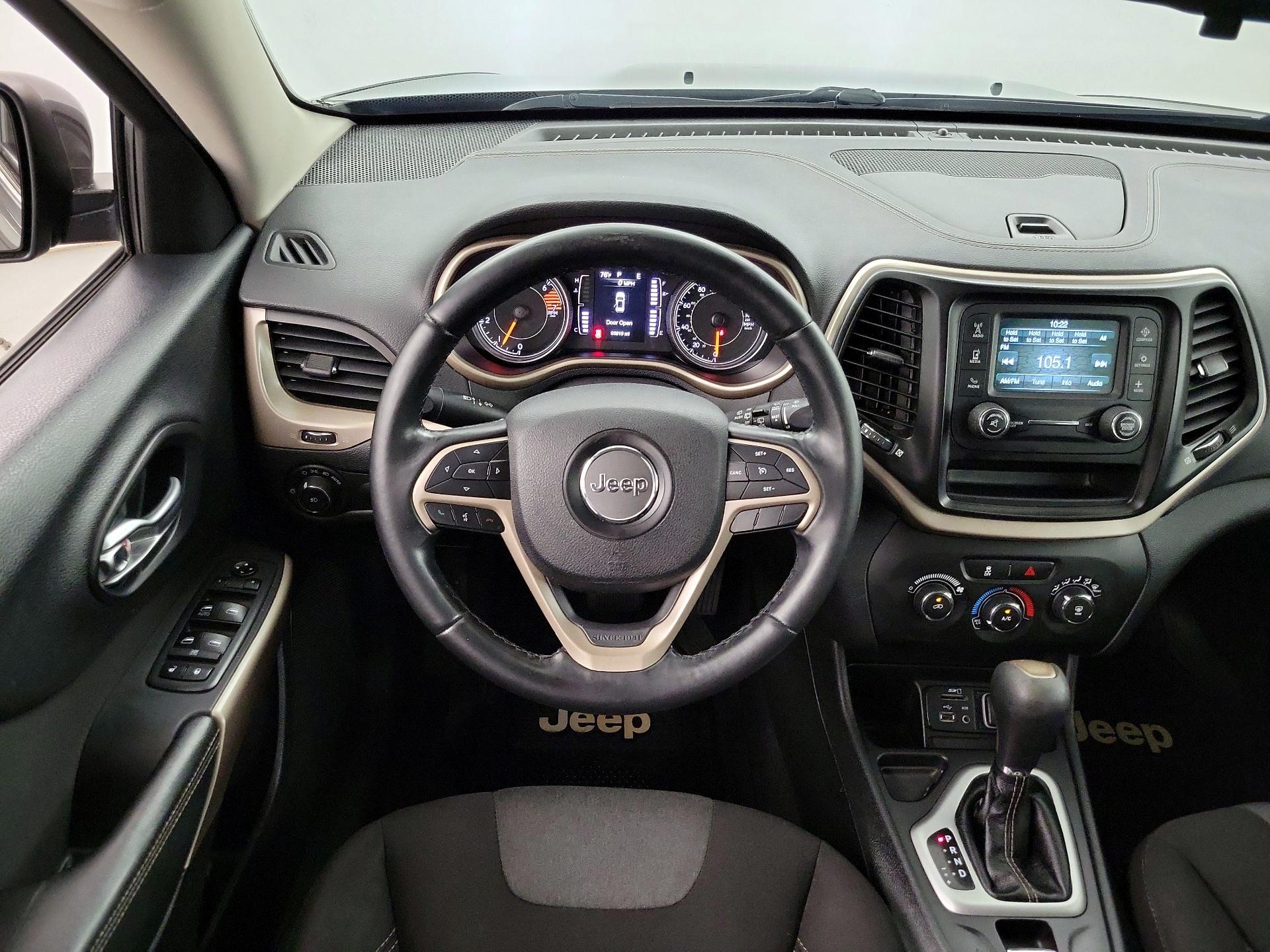 Thumbnail: 2018 Jeep Cherokee - 10
