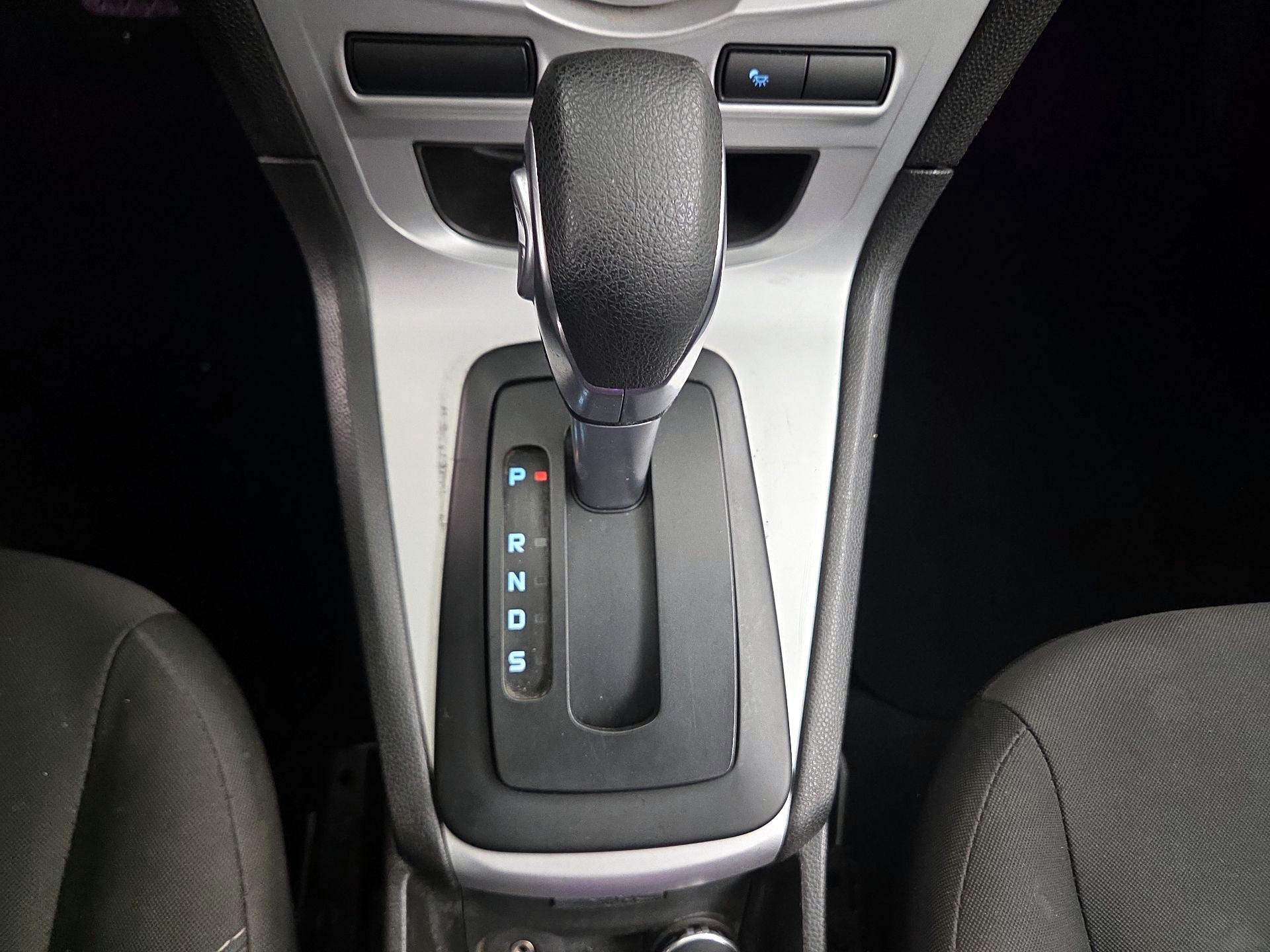 Thumbnail: 2014 Ford Fiesta - 16