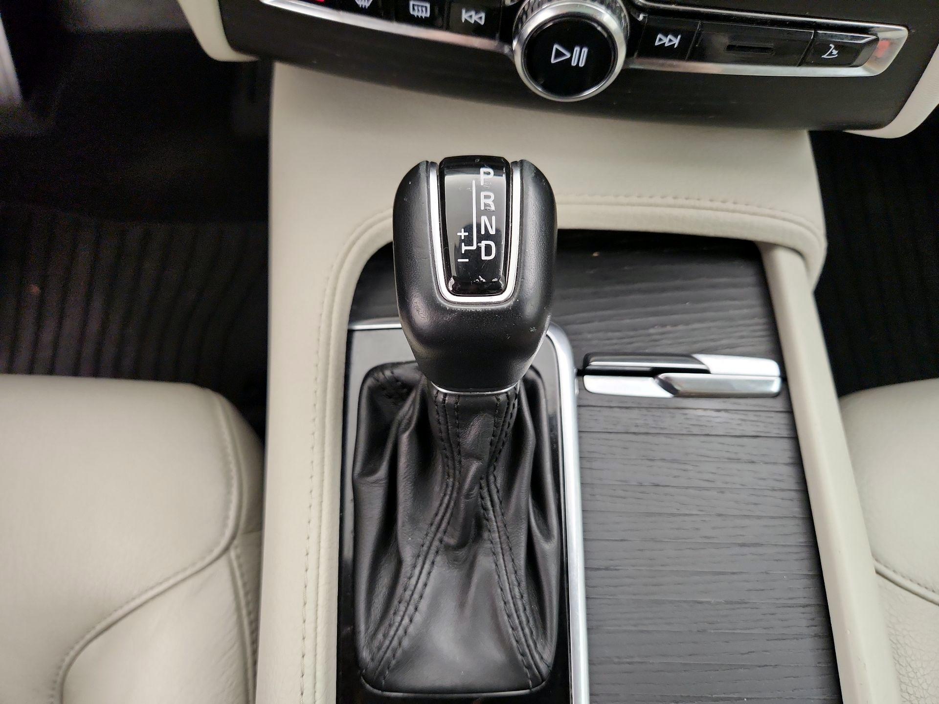 Thumbnail: 2020 Volvo XC90 - 18