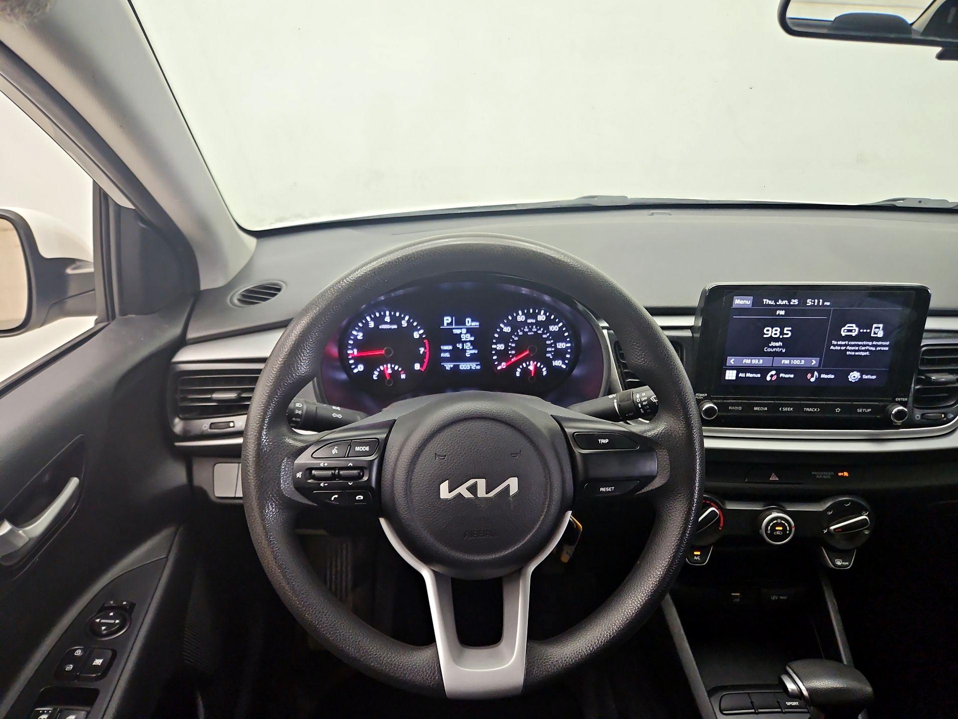 Thumbnail: 2022 Kia Rio - 10