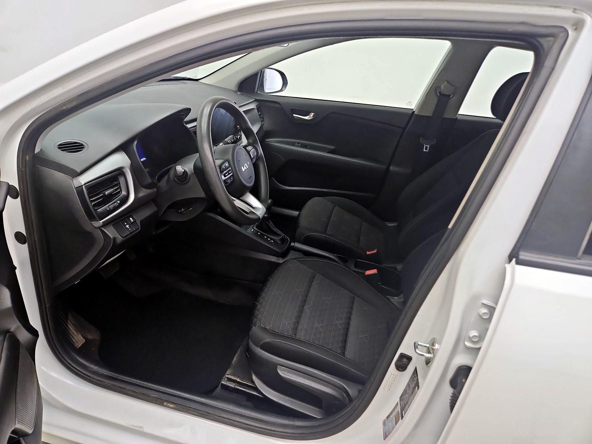 Thumbnail: 2022 Kia Rio - 11