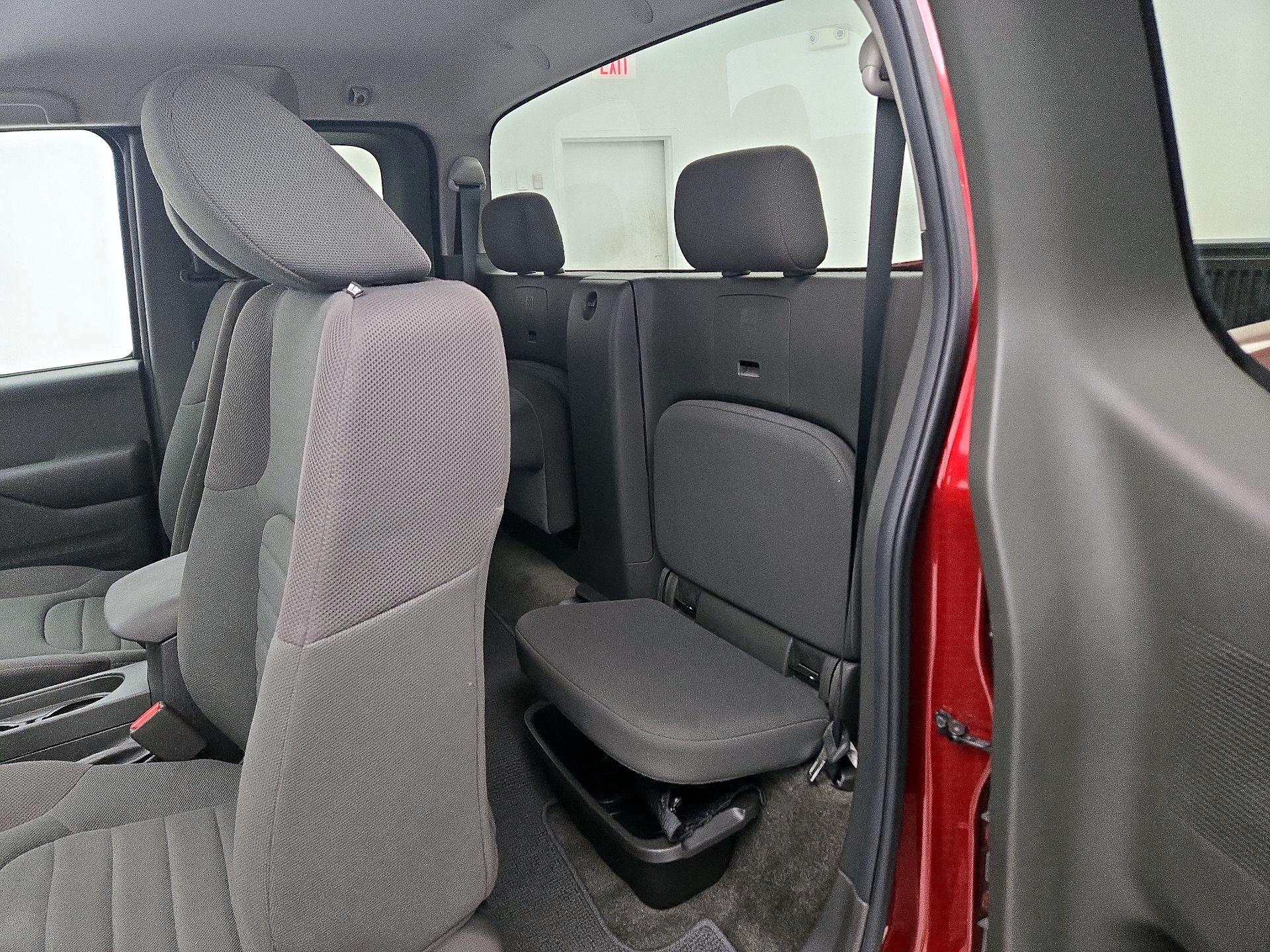 Thumbnail: 2015 Nissan Frontier - 18