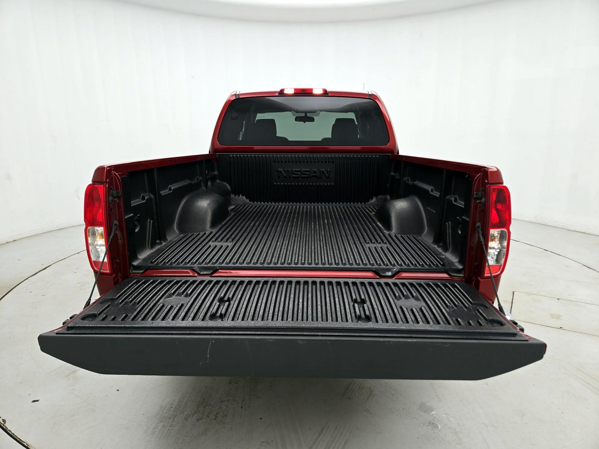 Thumbnail: 2015 Nissan Frontier - 19