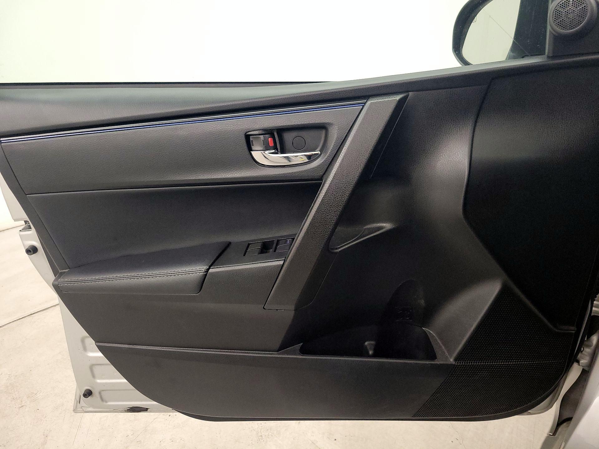 Thumbnail: 2018 Toyota Corolla - 12
