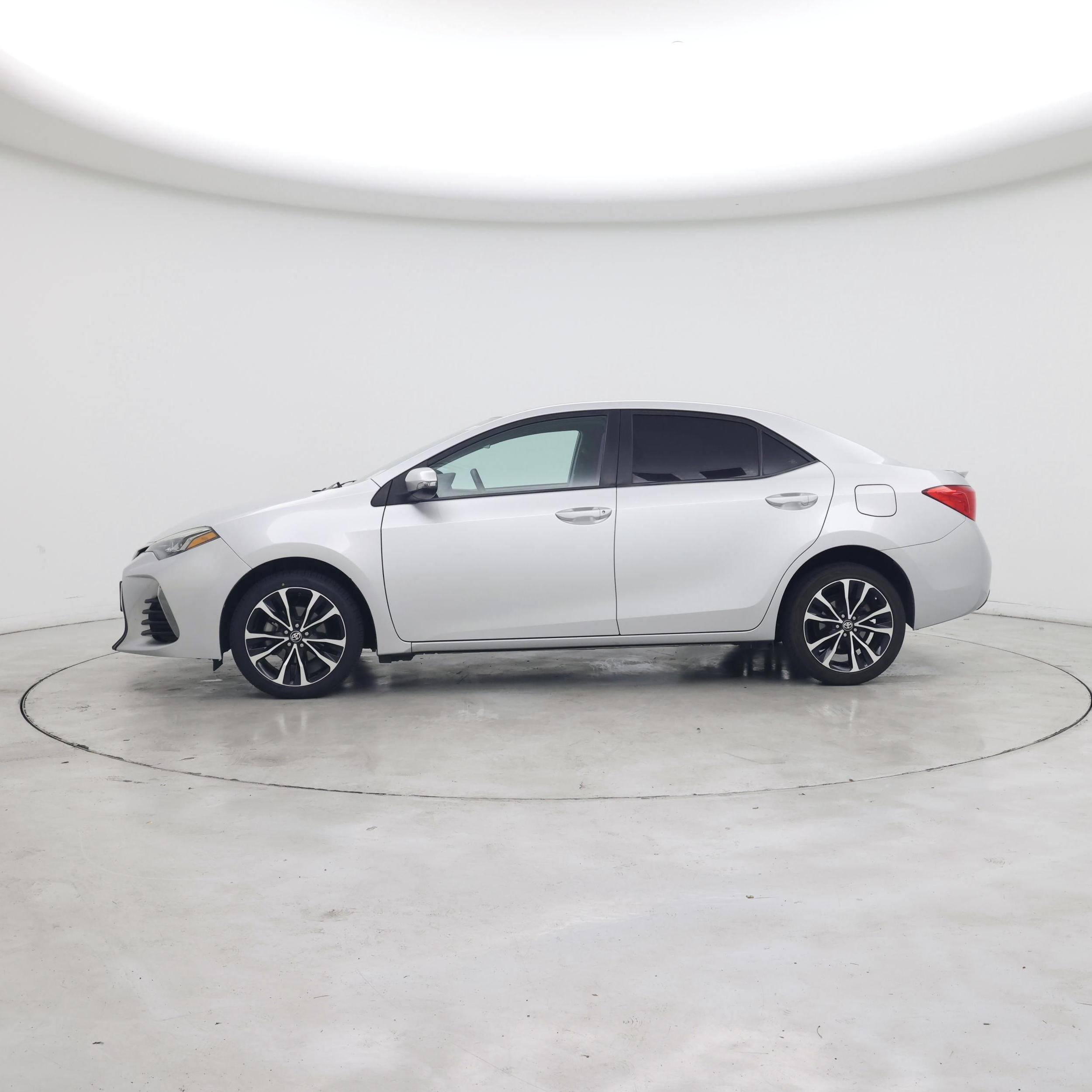 Thumbnail: 2018 Toyota Corolla - 3