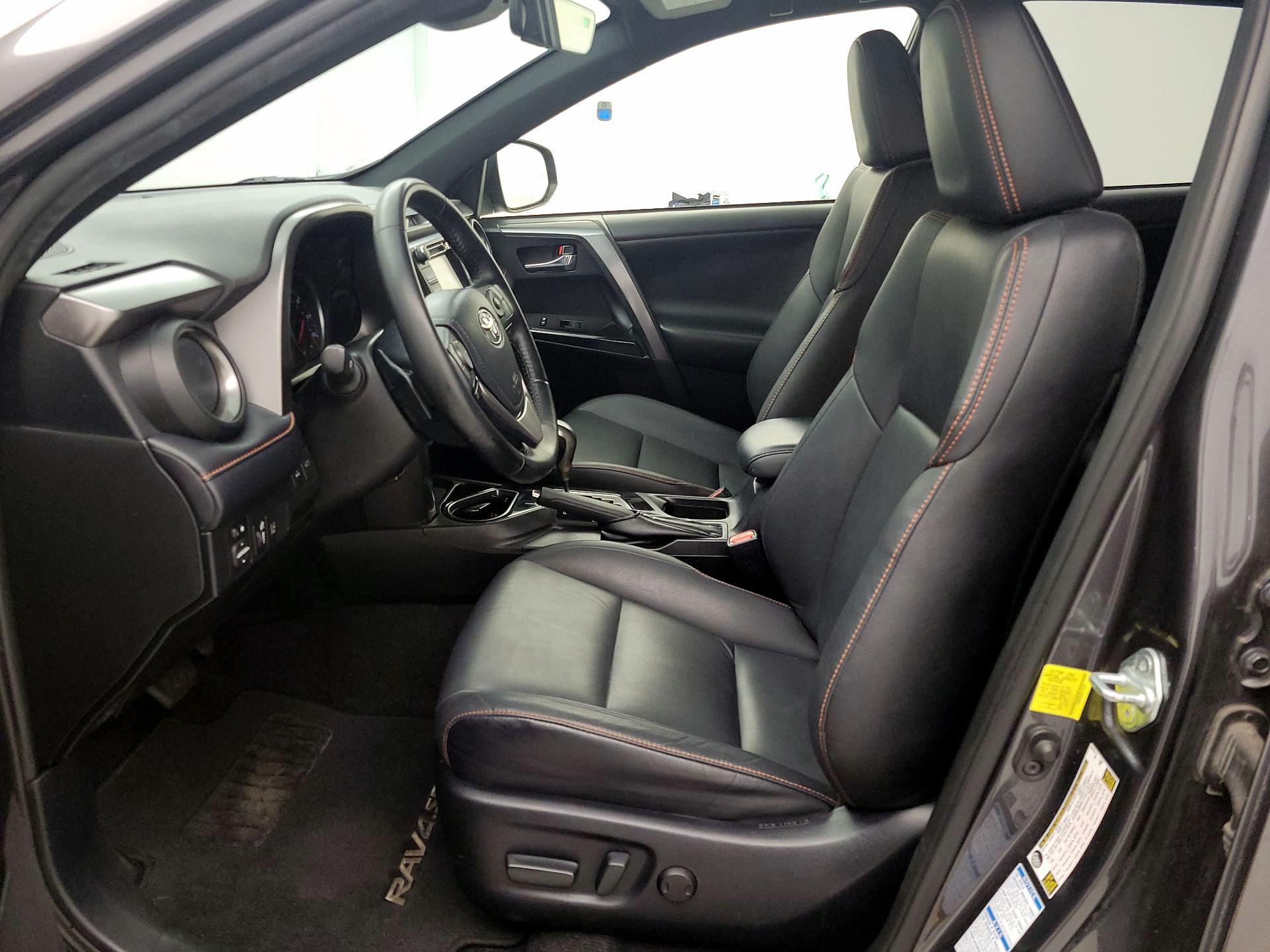 Thumbnail: 2017 Toyota RAV4 - 11