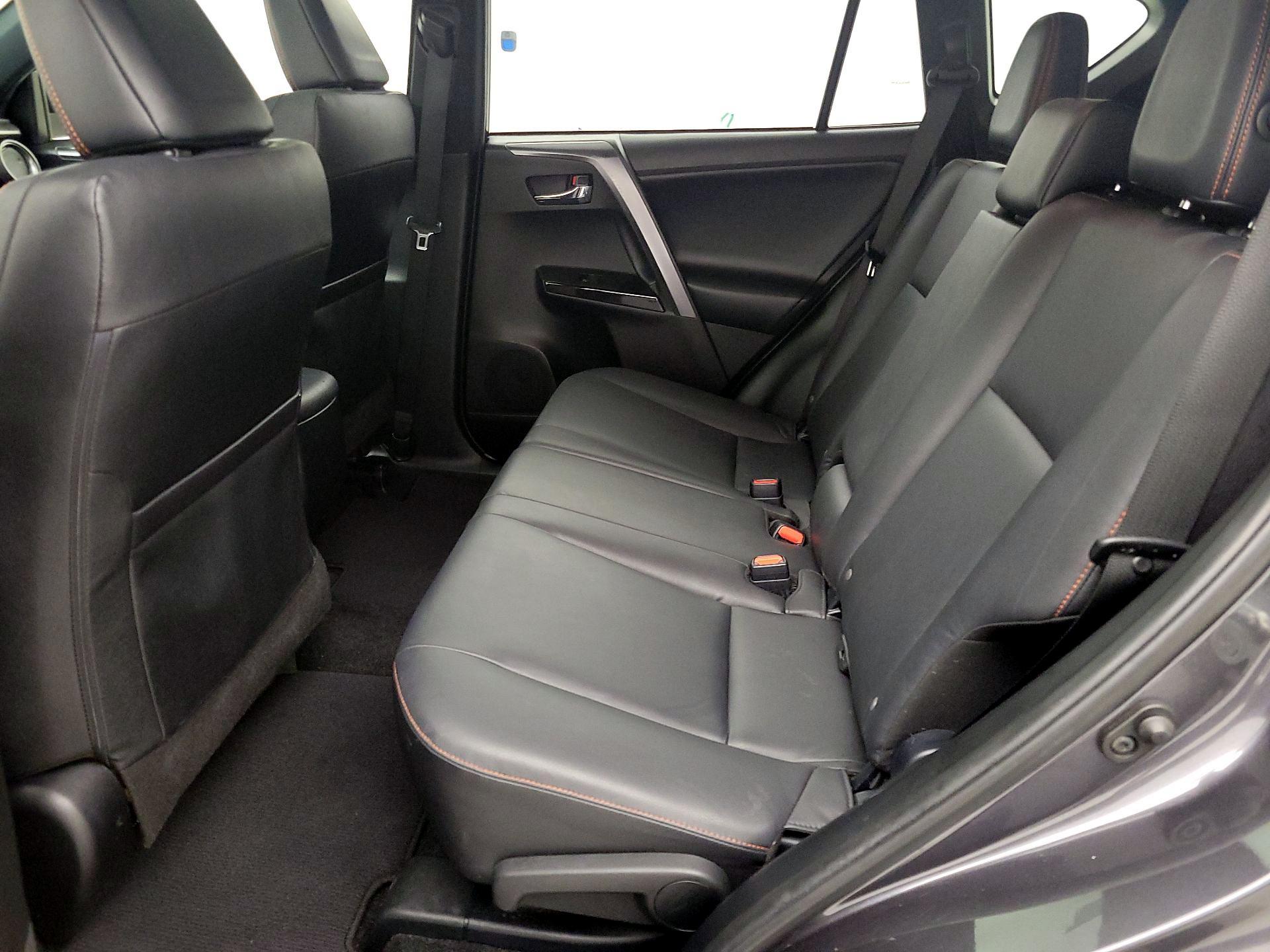 Thumbnail: 2017 Toyota RAV4 - 20