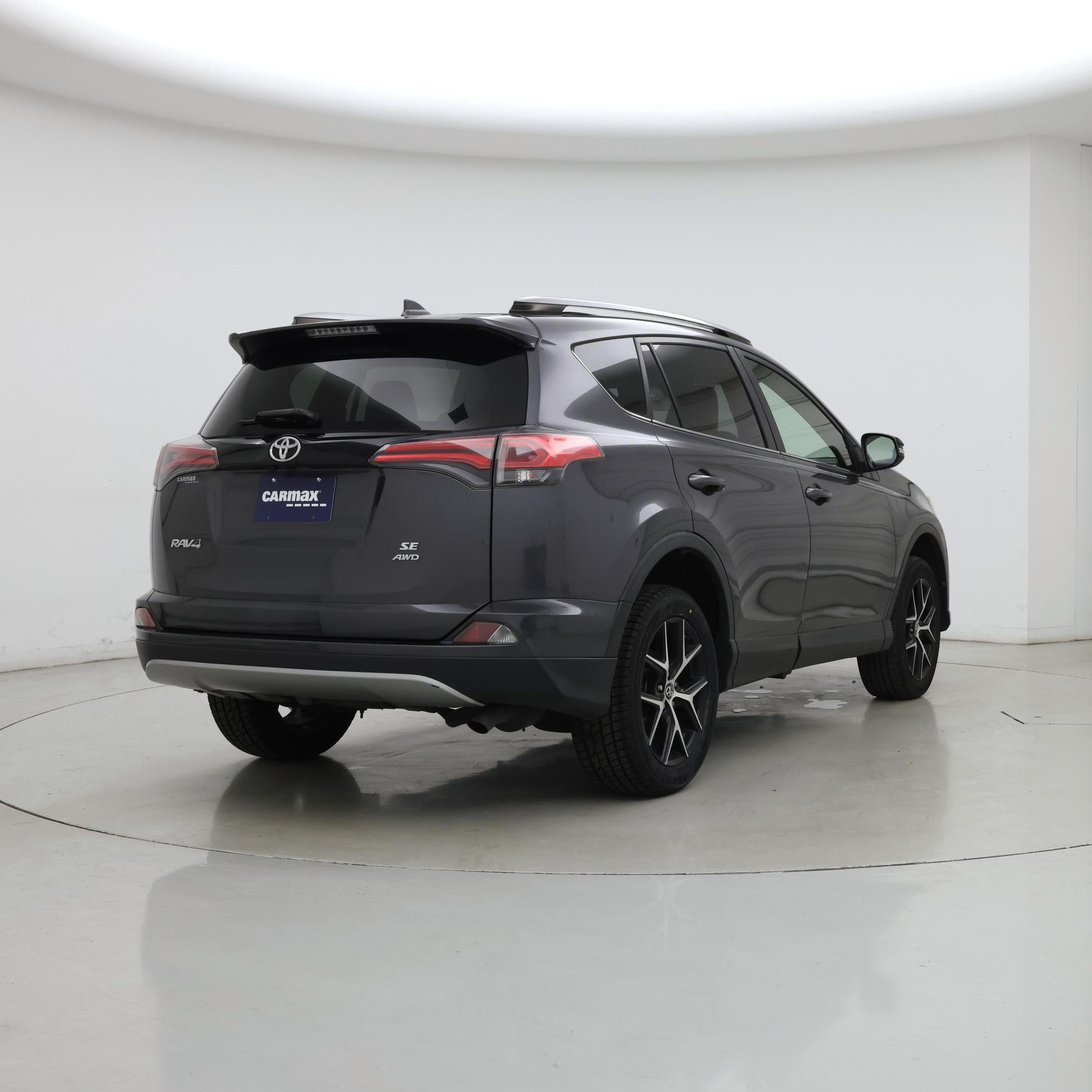 Thumbnail: 2017 Toyota RAV4 - 8