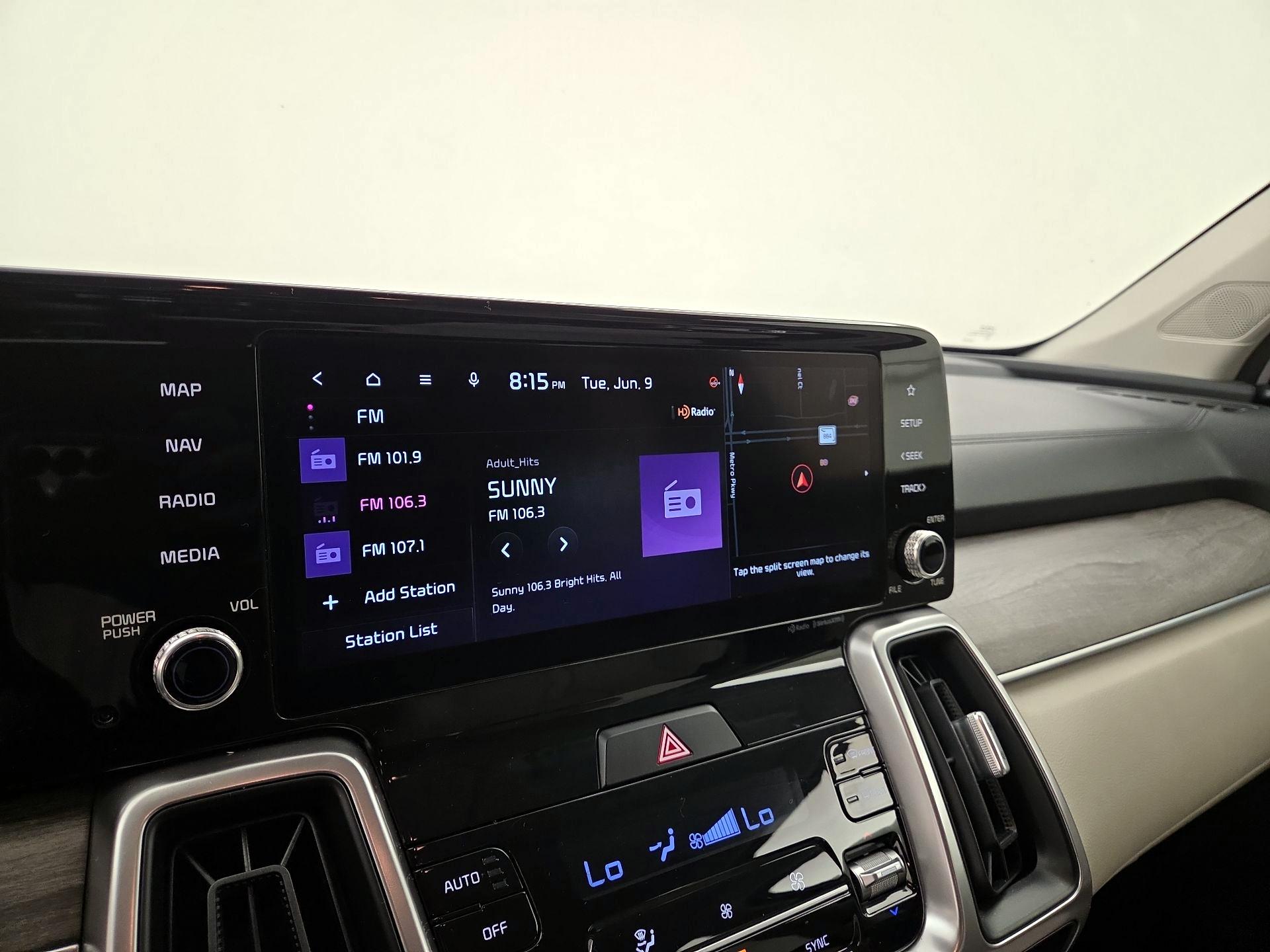 Thumbnail: 2022 Kia Sorento - 16