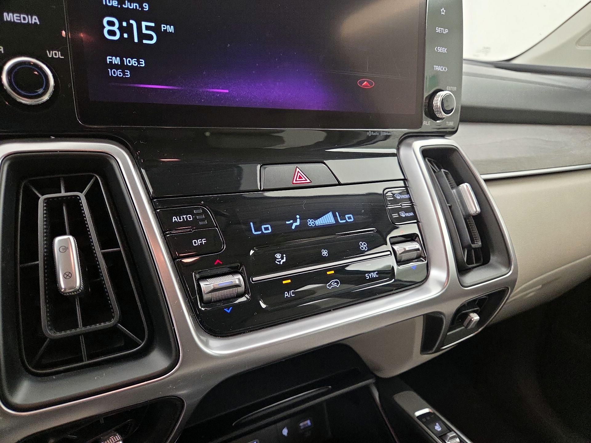 Thumbnail: 2022 Kia Sorento - 17