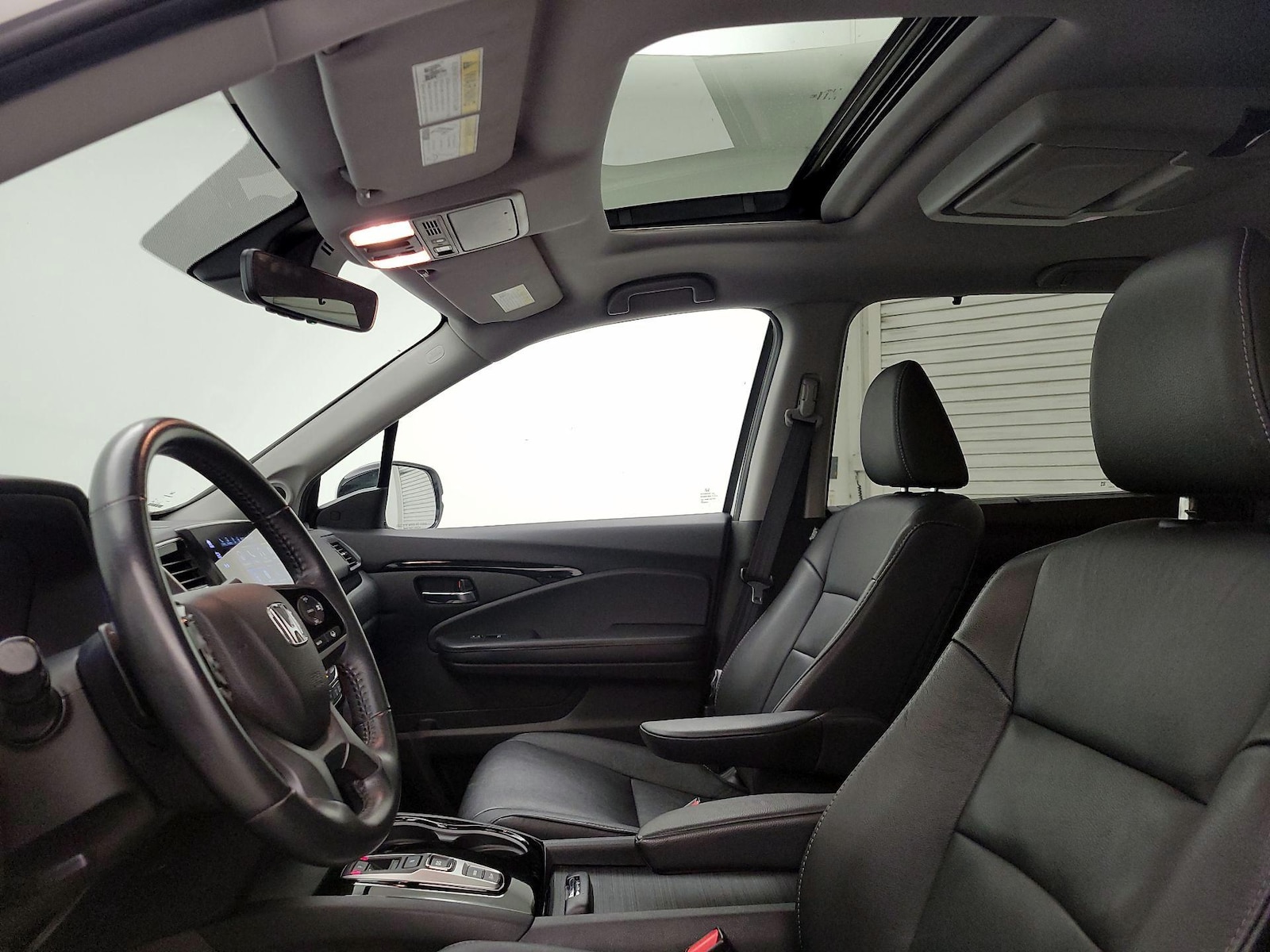 Sunroof(s) & Overhead Airbags