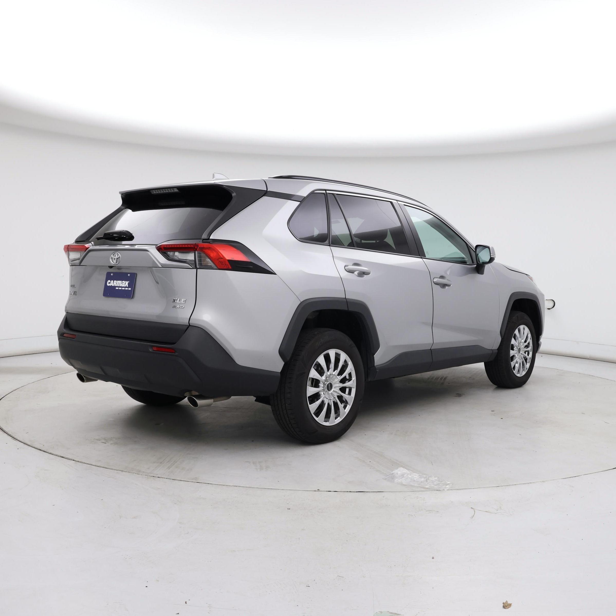 Thumbnail: 2023 Toyota RAV4 - 8