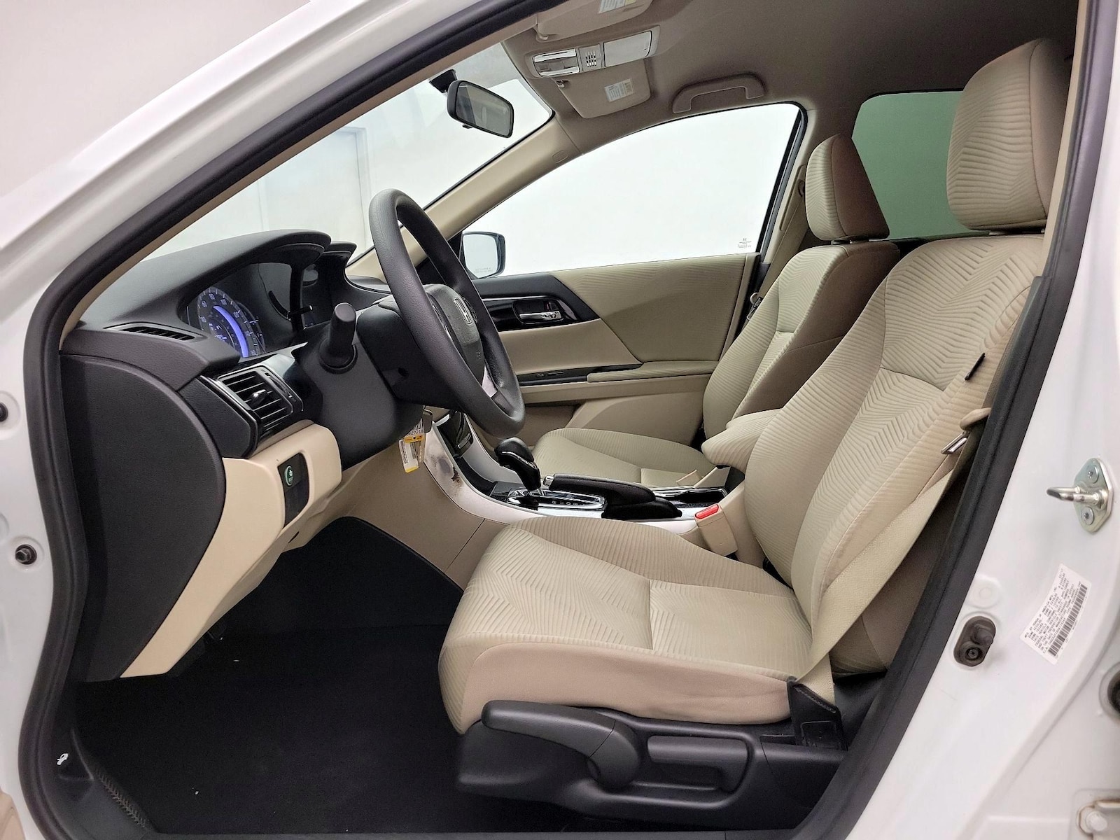 2017 Honda Accord LX - Photo 12