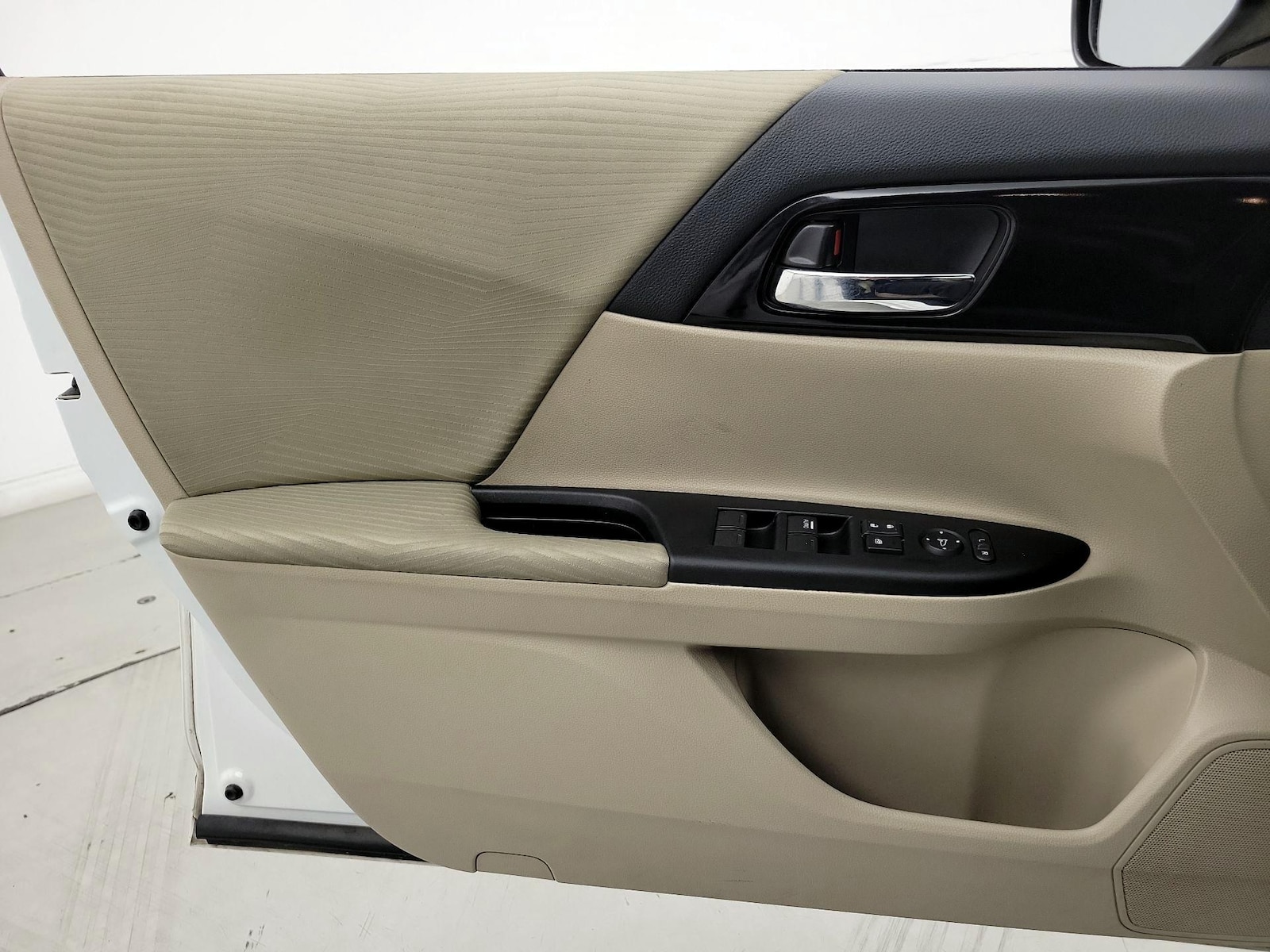 2017 Honda Accord LX - Photo 13