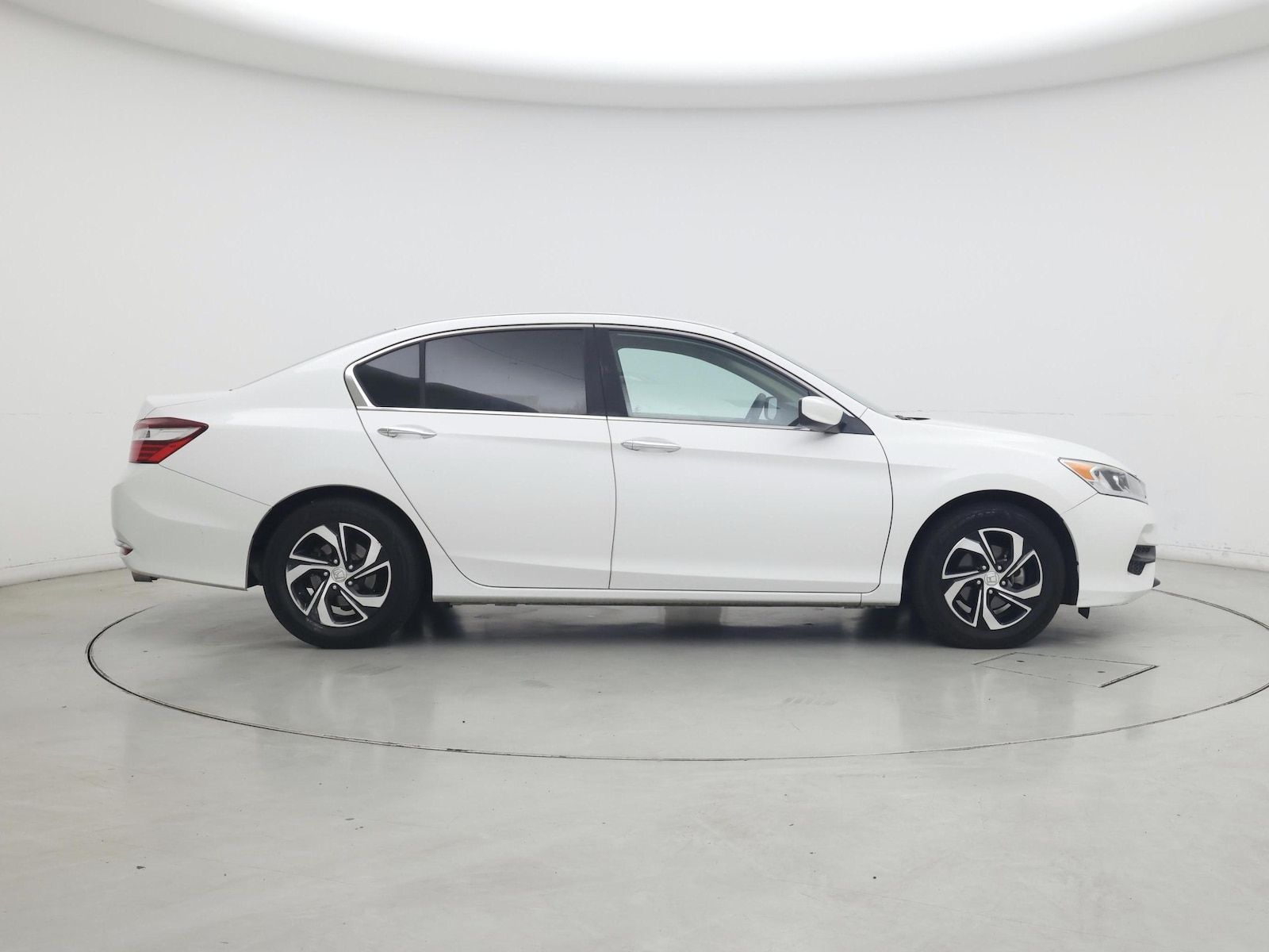 2017 Honda Accord LX - Photo 8