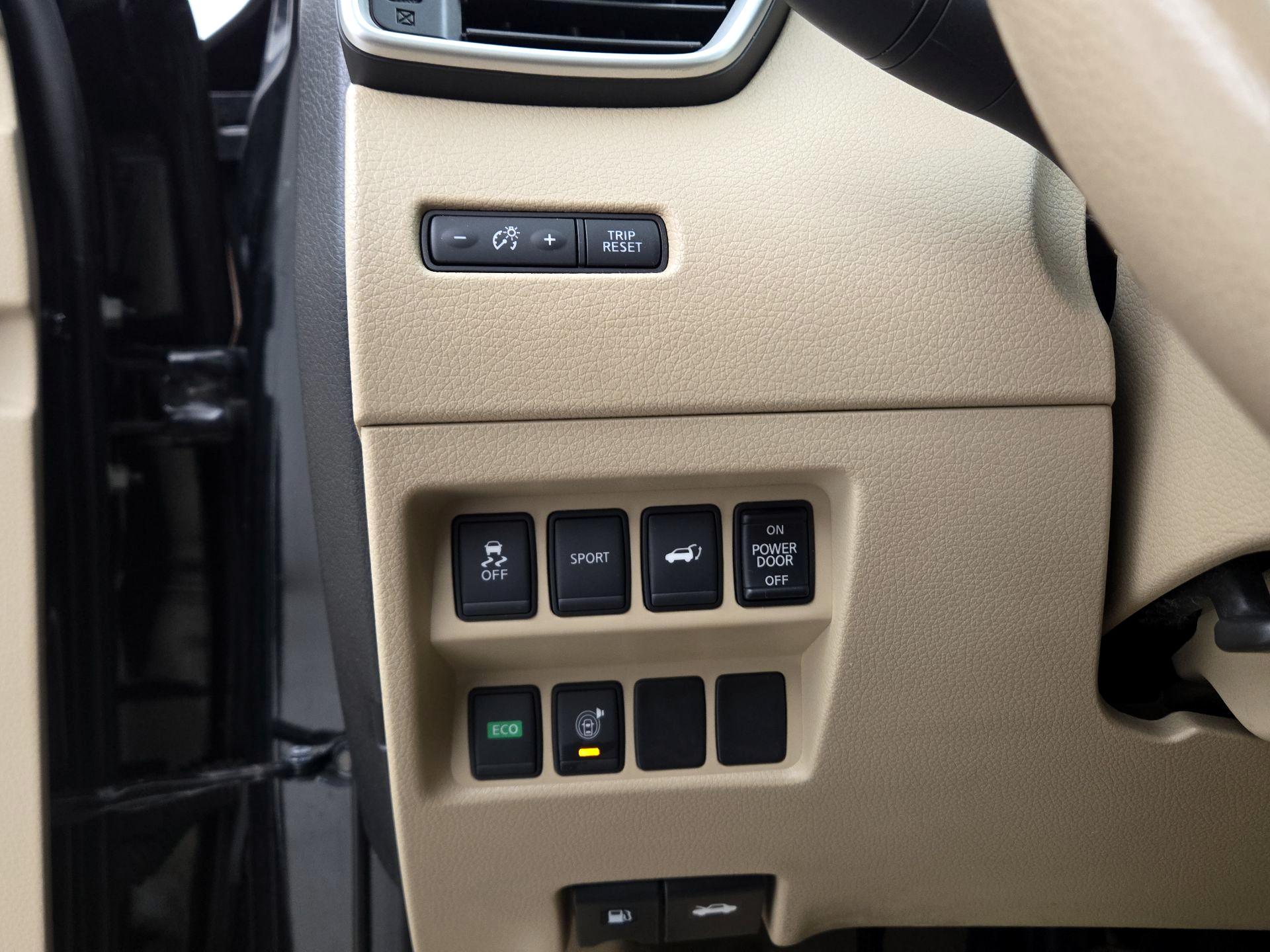 Thumbnail: 2015 Nissan Rogue - 13