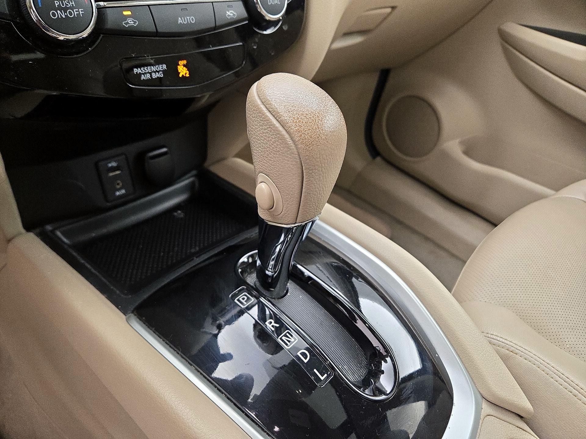 Thumbnail: 2015 Nissan Rogue - 18