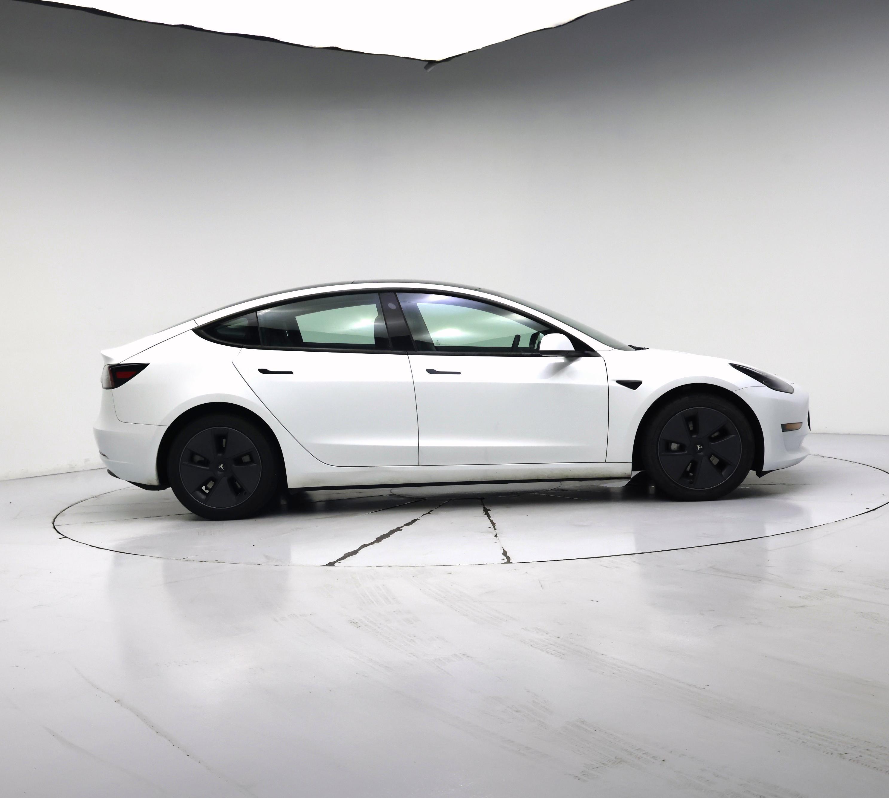 Thumbnail: 2023 Tesla Model 3 - 7